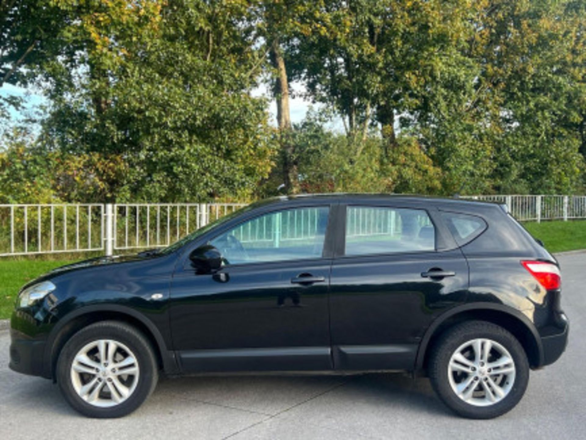 2011 NISSAN QASHQAI 1.5 DCI ACENTA 2WD EURO 5 5DR >>--NO VAT ON HAMMER--<< - Image 16 of 67