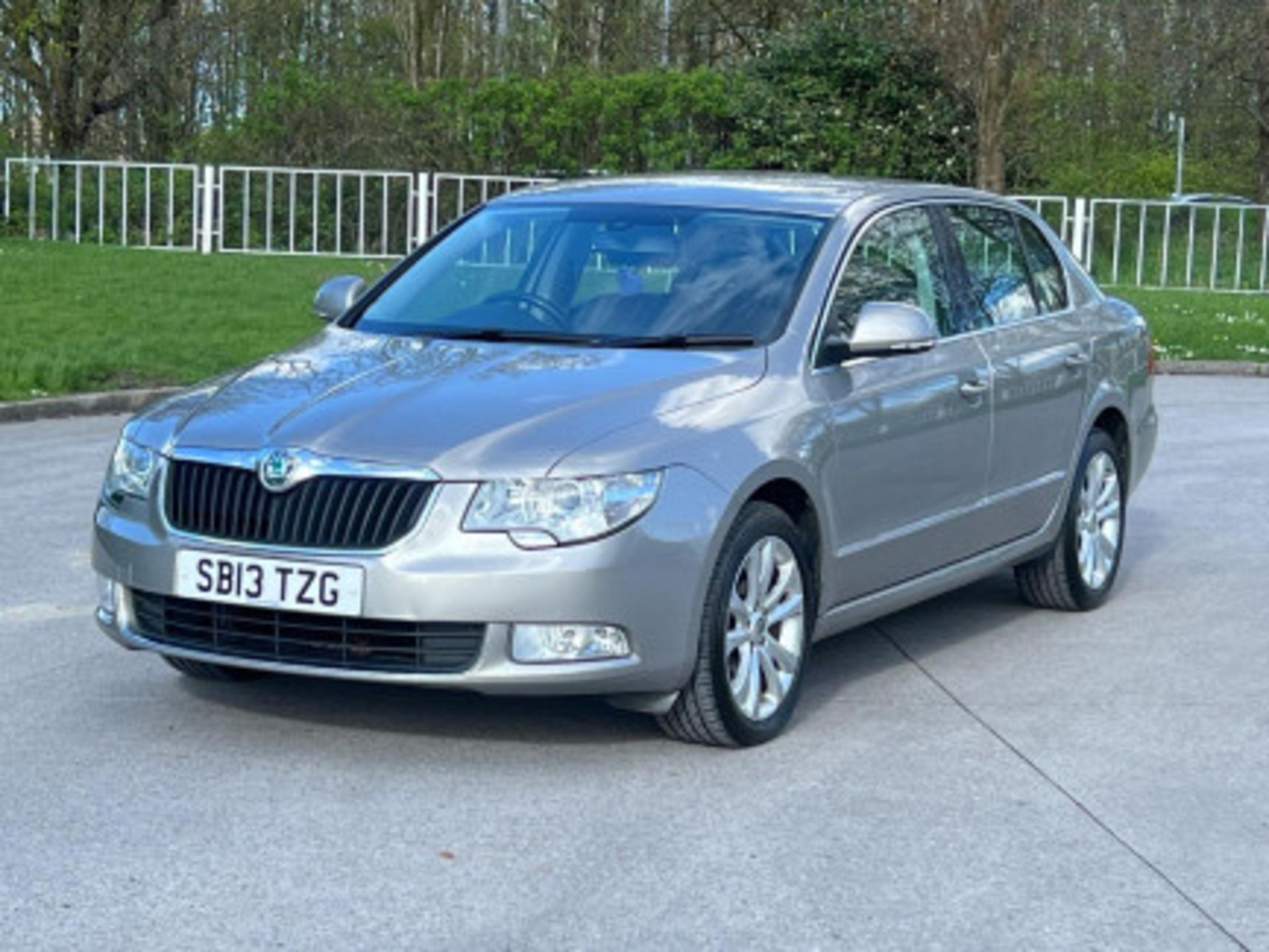 >>--NO VAT ON HAMMER--<<STYLISH AND RELIABLE SKODA SUPERB 1.6 TDI S GREENLINE II EURO 5 - Image 42 of 141