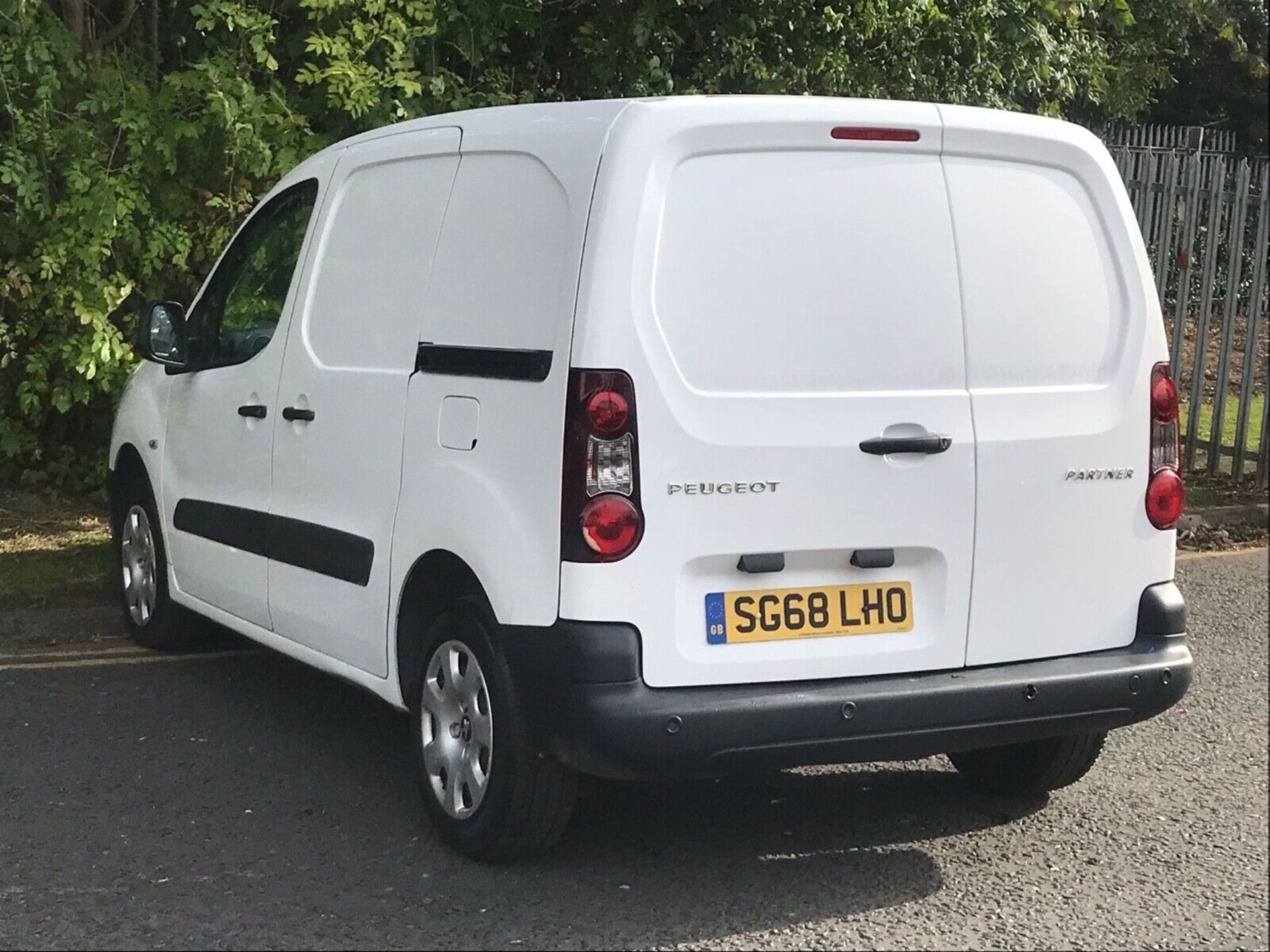 2018/68 PEUGEOT PARTNER L1 1.6 BLUEHDI 100 PROFESSIONAL VAN >>--NO VAT ON HAMMER--<< - Image 2 of 13