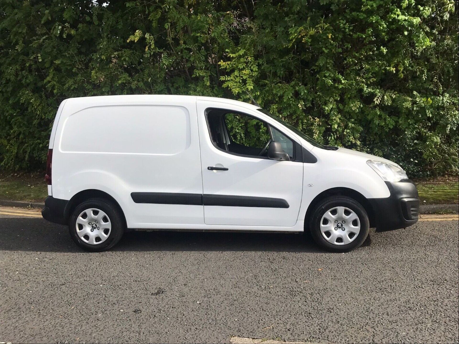 2018/68 PEUGEOT PARTNER L1 1.6 BLUEHDI 100 PROFESSIONAL VAN >>--NO VAT ON HAMMER--<< - Image 11 of 13