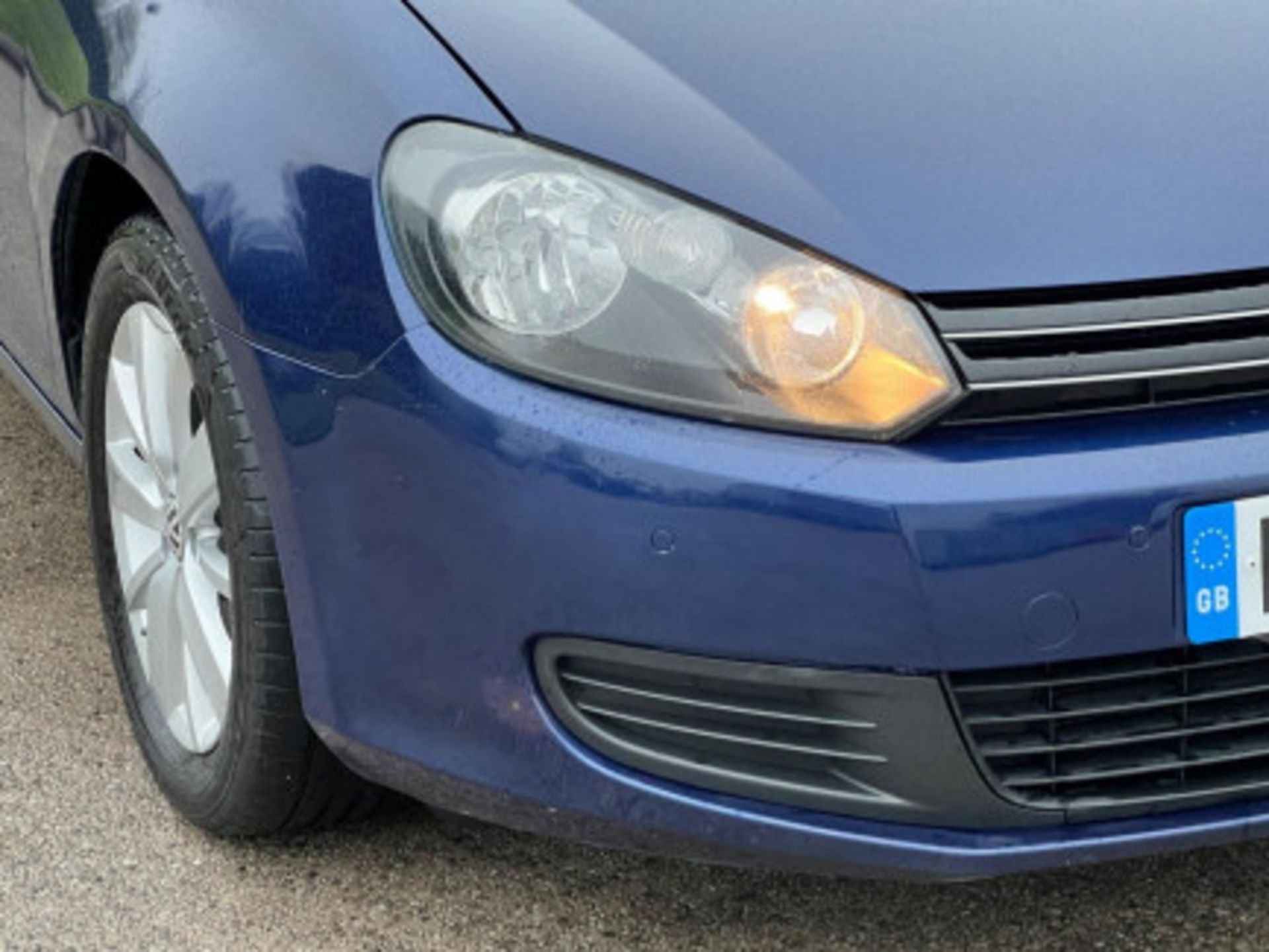 VOLKSWAGEN GOLF 1.6 TDI DSG EURO 5 >>--NO VAT ON HAMMER--<< - Image 33 of 113