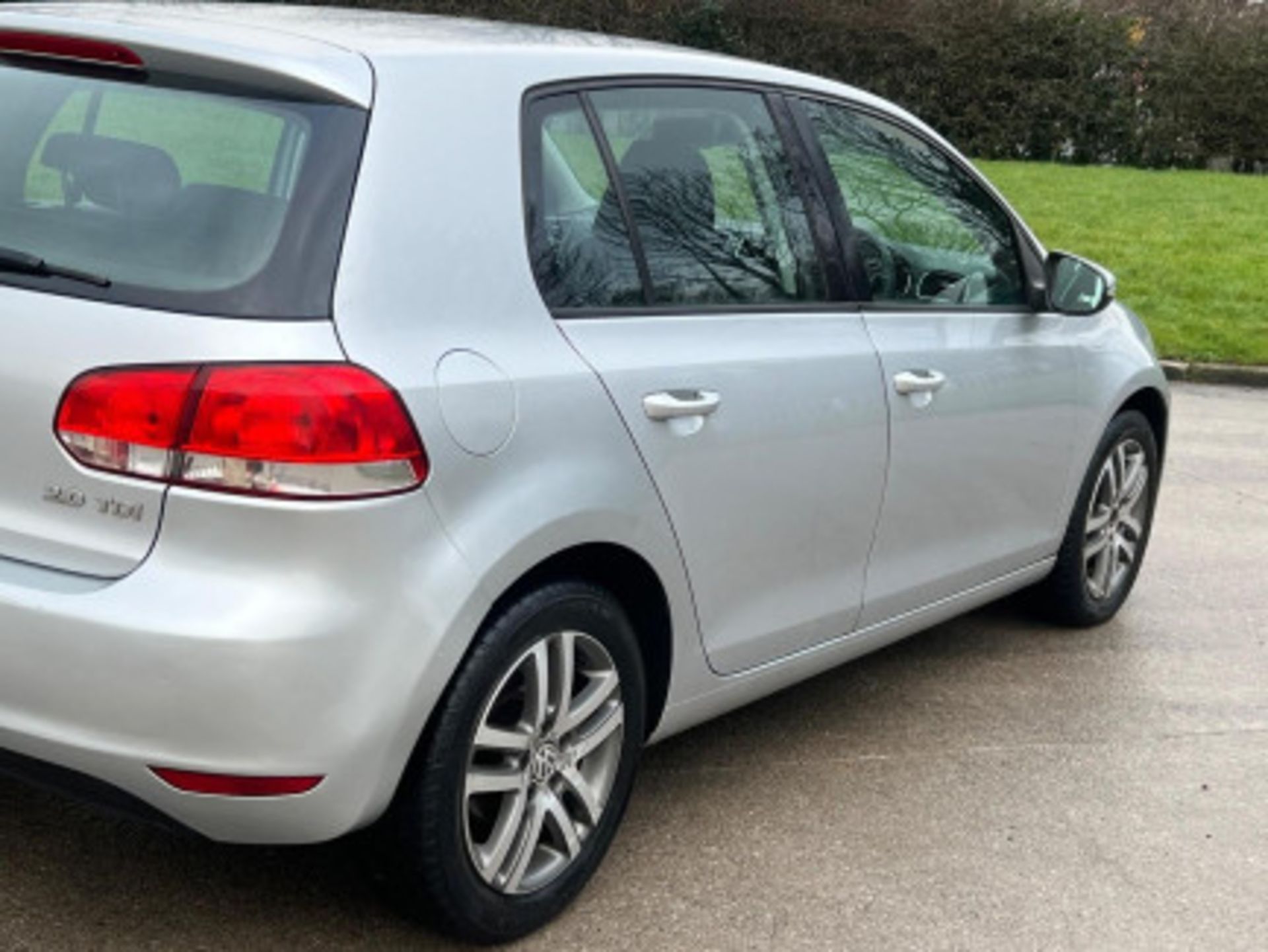 2009 VOLKSWAGEN GOLF 2.0 TDI SE DSG - CUTTING EDGE TECHNOLOGY >>--NO VAT ON HAMMER--<< - Image 22 of 67