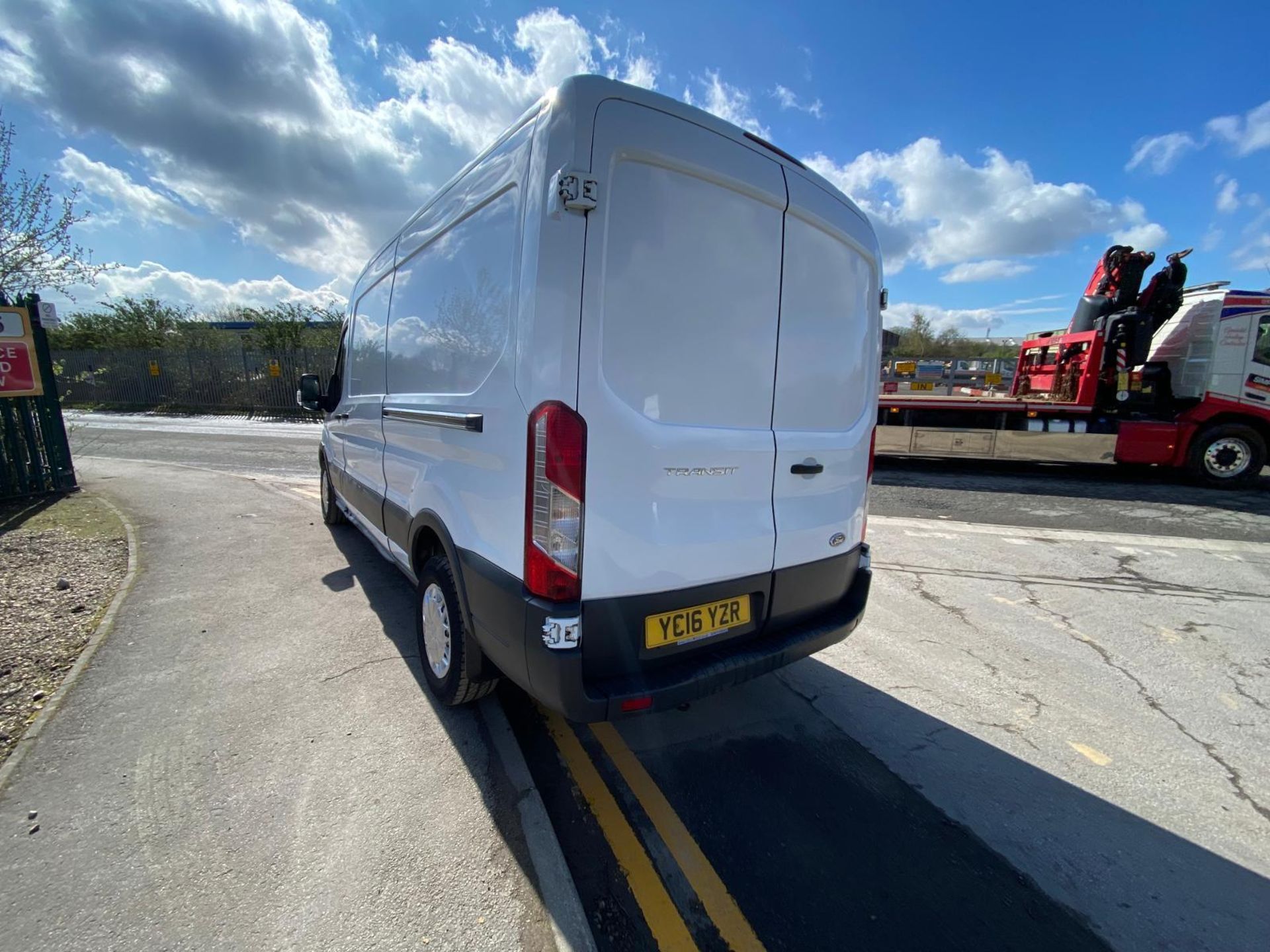 ICY EXPRESS: 2016 FORD TRANSIT REFRIGERATION EDITION >>--NO VAT ON HAMMER--<< - Image 8 of 15