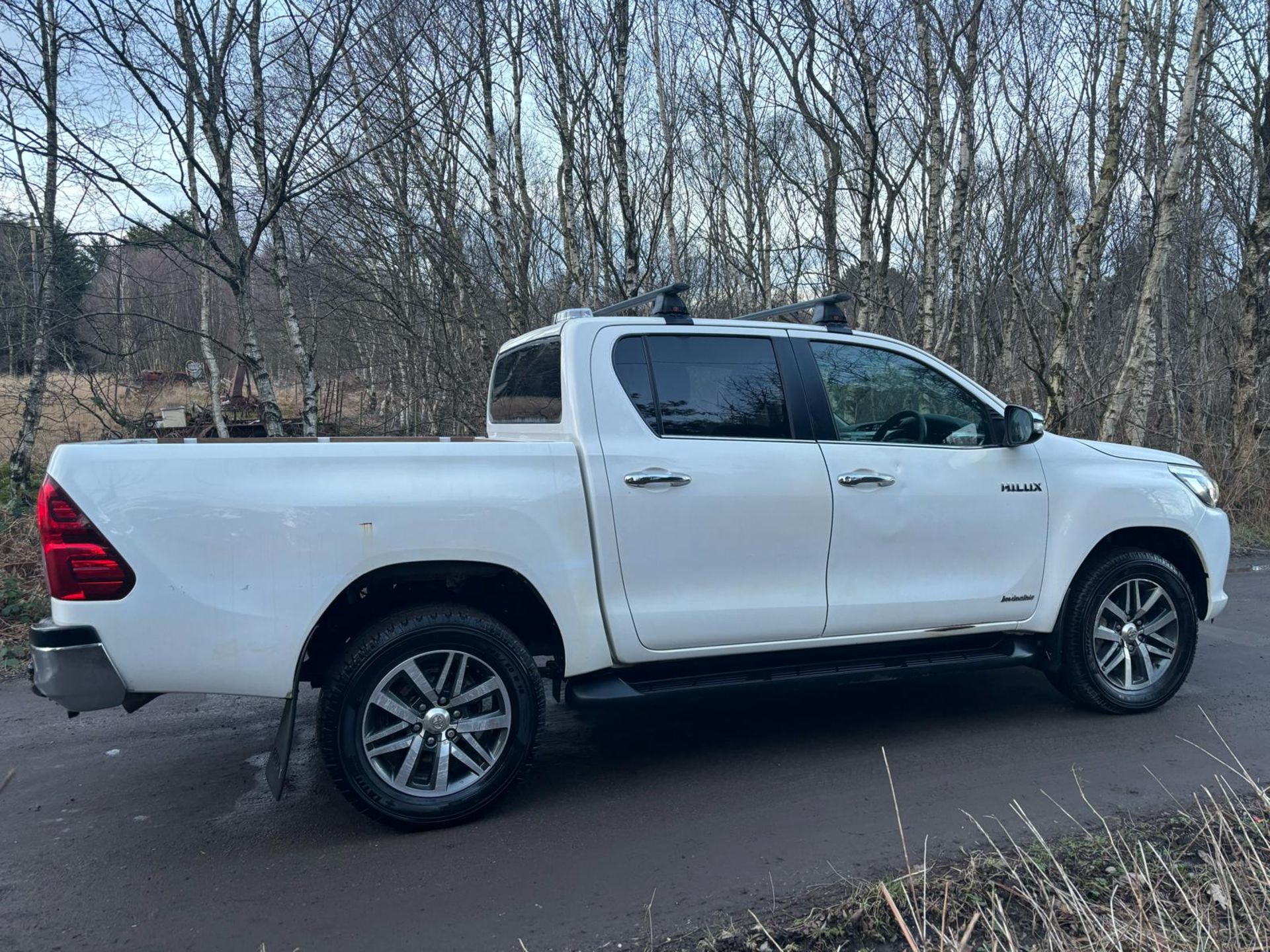 2018 TOYOTA HILUX INVINCIBLE DOUBLE CAB PICKUP TRUCK - Image 10 of 10