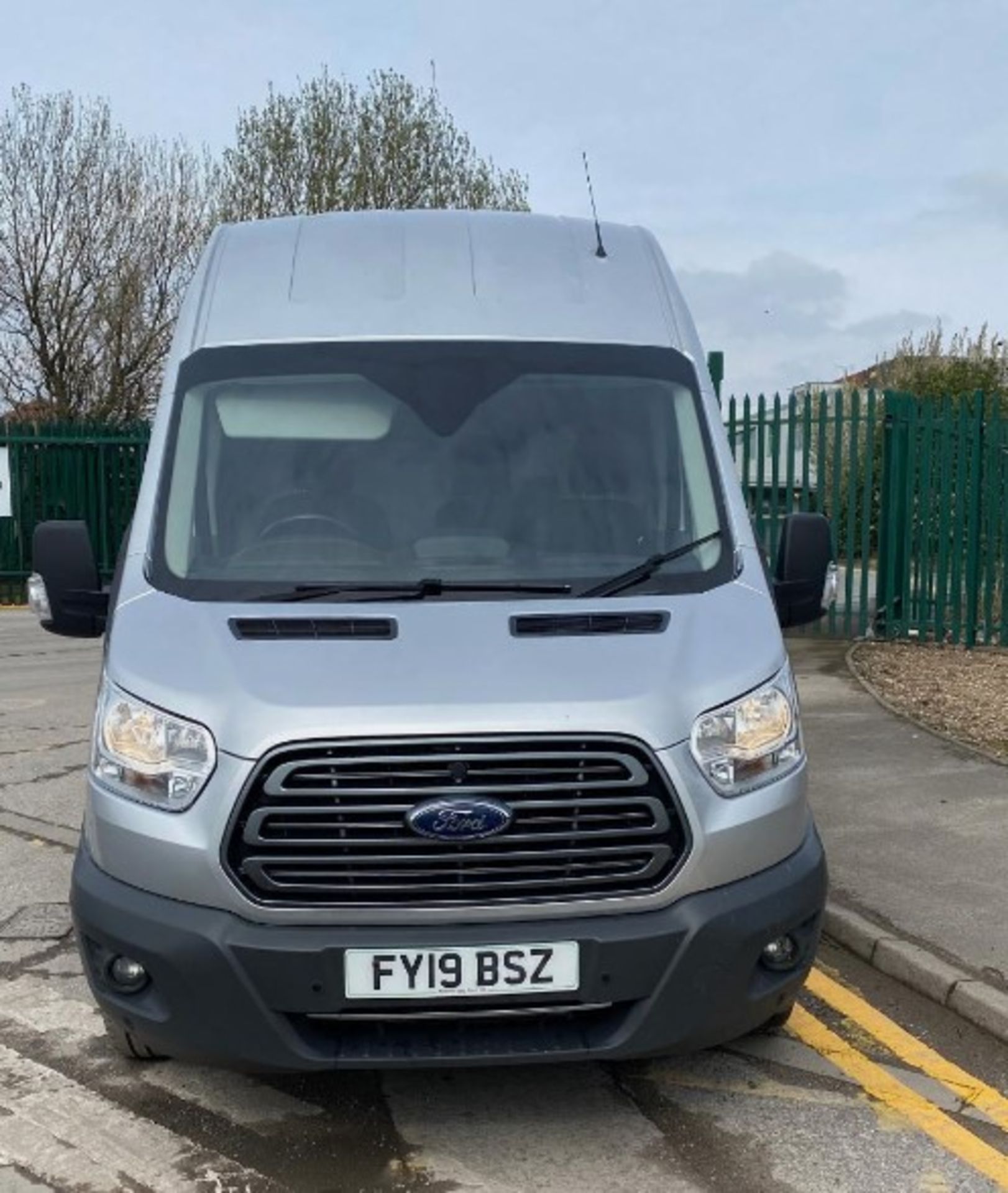 READY FOR ANYTHING: 2019 FORD TRANSIT DIESEL WITH FULL SERVICE >>--NO VAT ON HAMMER--<< - Image 2 of 15