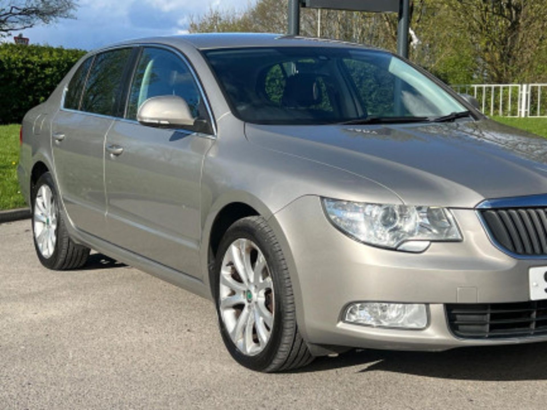>>--NO VAT ON HAMMER--<<STYLISH AND RELIABLE SKODA SUPERB 1.6 TDI S GREENLINE II EURO 5 - Image 72 of 141