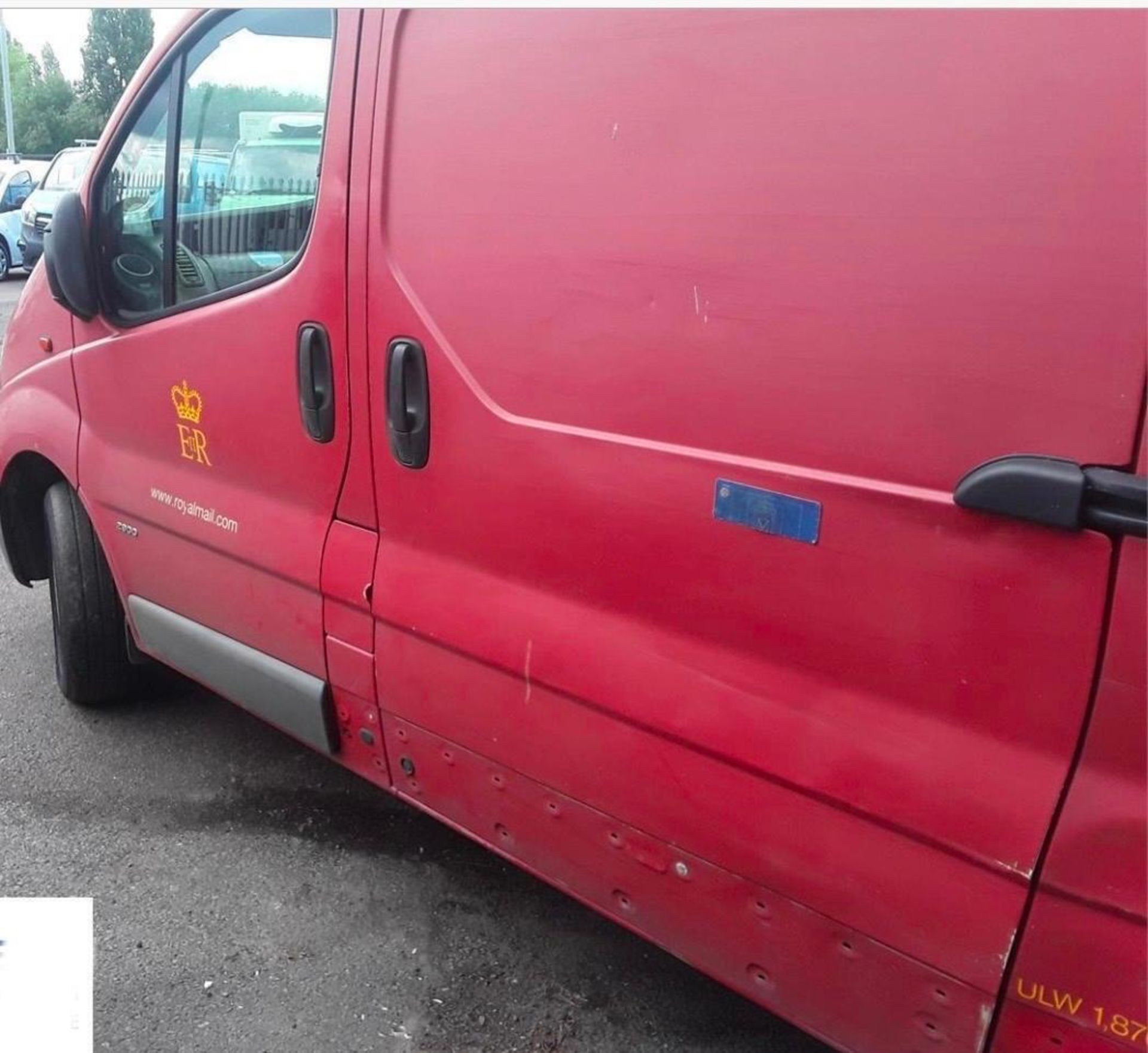 2013 VAUXHALL VIVARO LWB PANEL VAN **SPARES OR REPAIRS NON RUNNER - Image 4 of 8