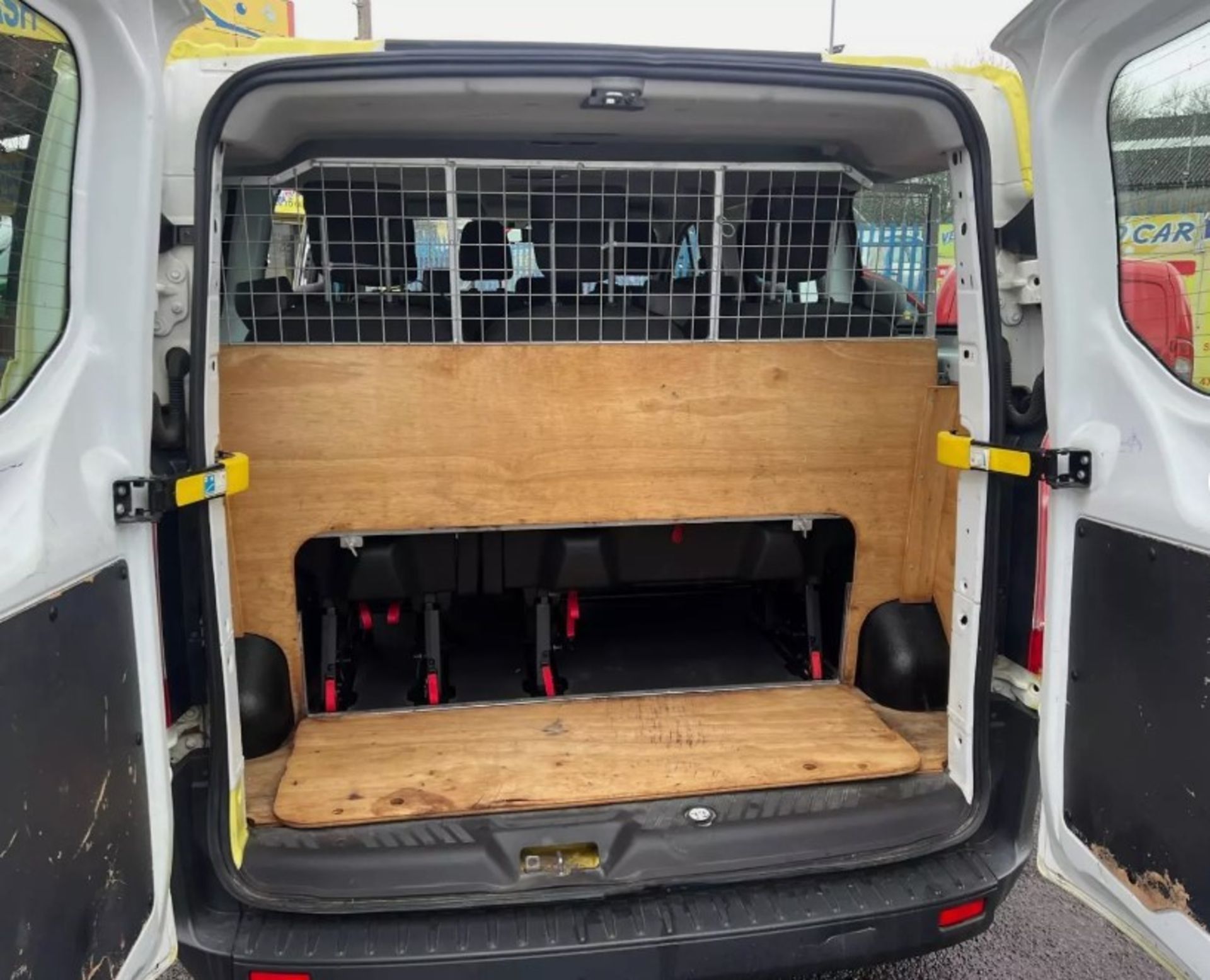 FORD TRANSIT CUSTOM SWB L1 9 SEATER MINIBUS - Image 8 of 14