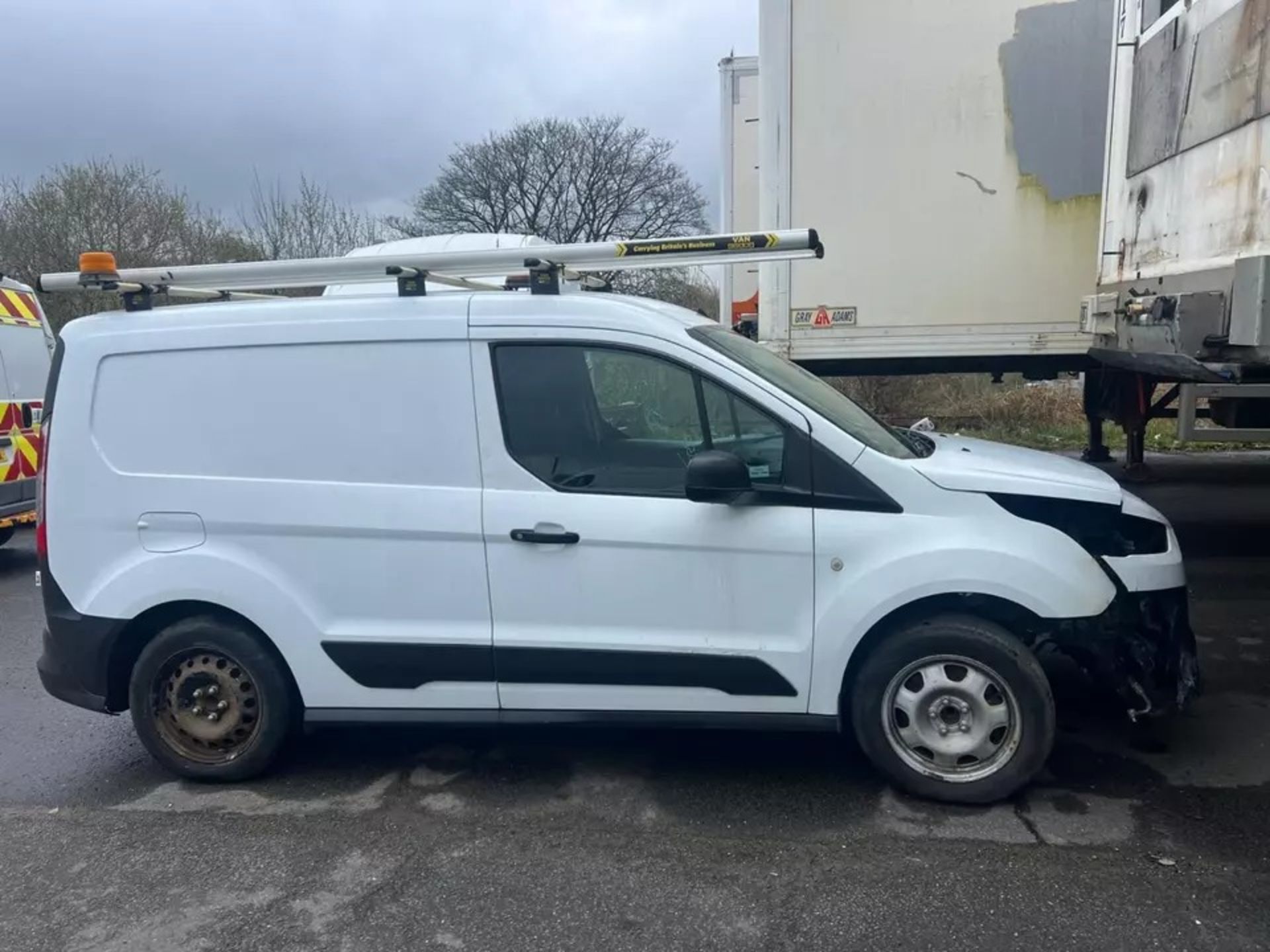 FORD TRANSIT CONNECT SWB VAN 2018 - NEW SHAPE MODEL, SOLD FOR SPARES OR REPAIRS - Image 2 of 7