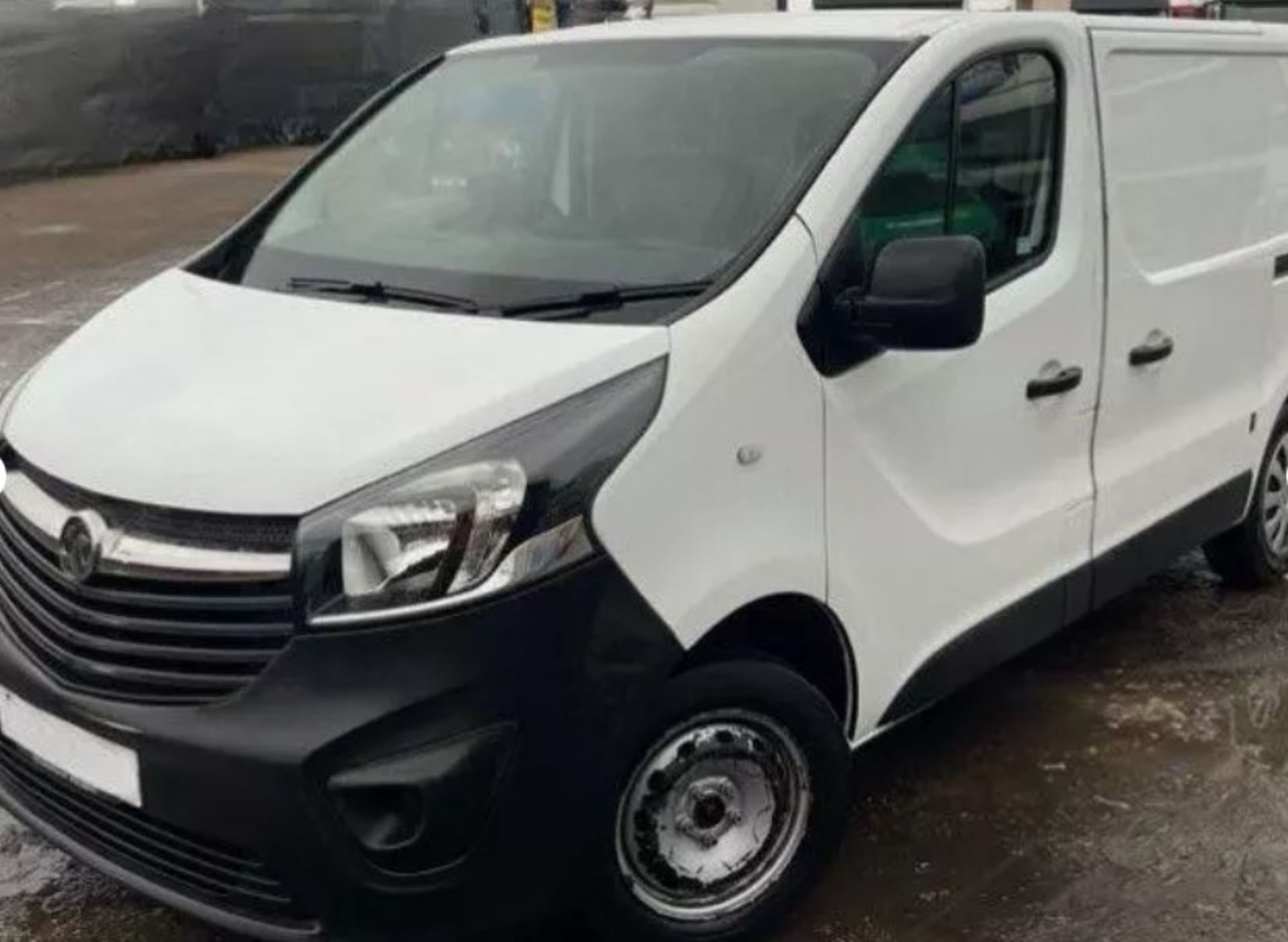 2017 VAUXHALL VIVARO SWB ECOFLEX PANEL VAN (SPARES OR REPAIRS) - Image 2 of 10