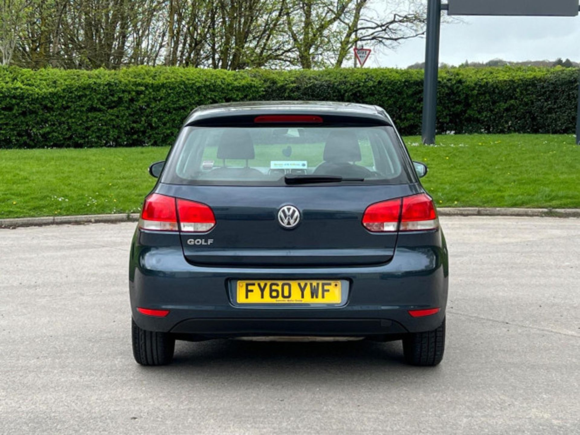 ELEVATE YOUR JOURNEY WITH THE VOLKSWAGEN GOLF 1.4 S EURO 5 5DR >>--NO VAT ON HAMMER--<< - Image 101 of 108