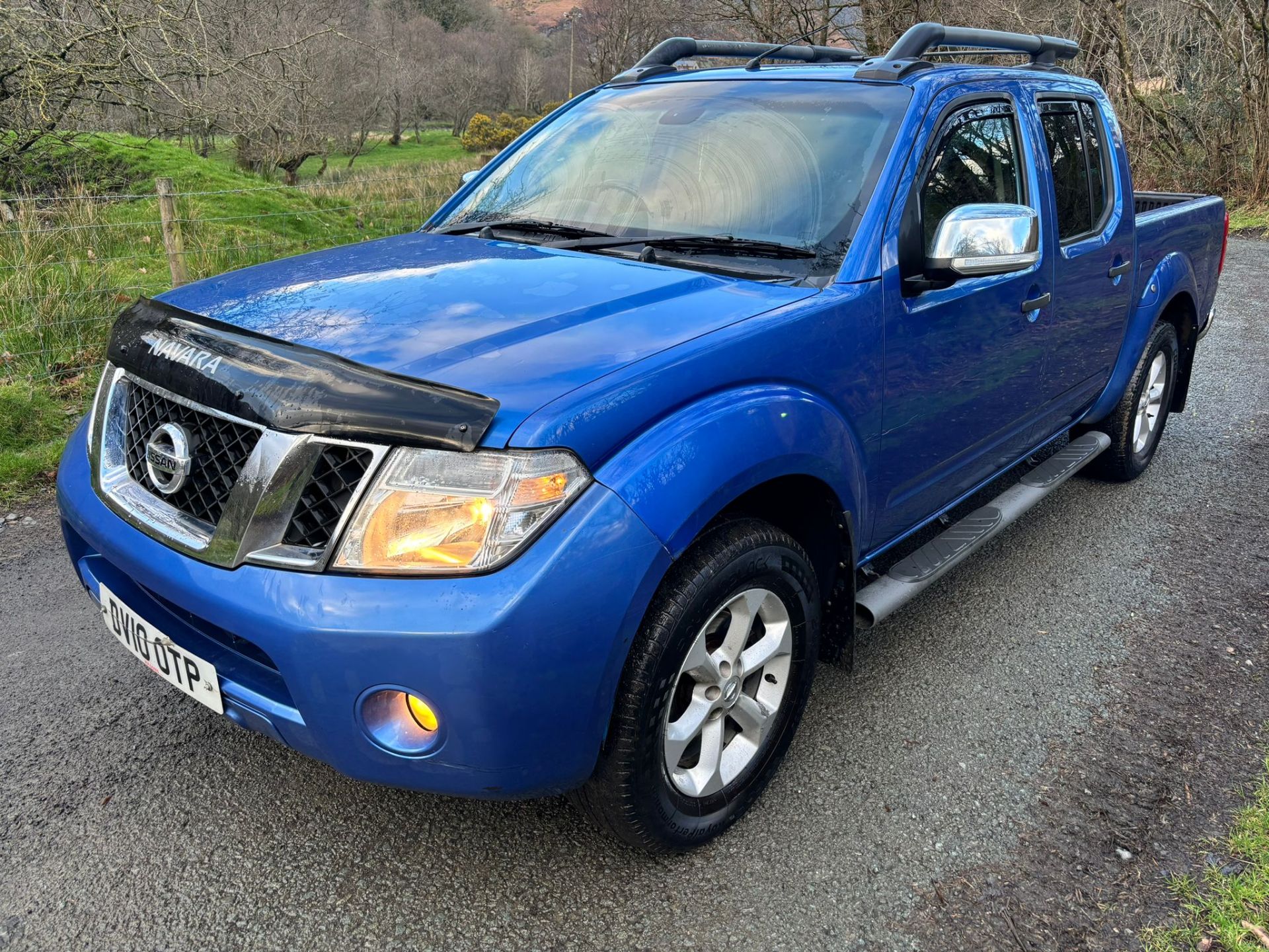 NISSAN NAVARA D40 DOUBLE CAB PICKUP TRUCK 2010 TEKNA - Image 5 of 9