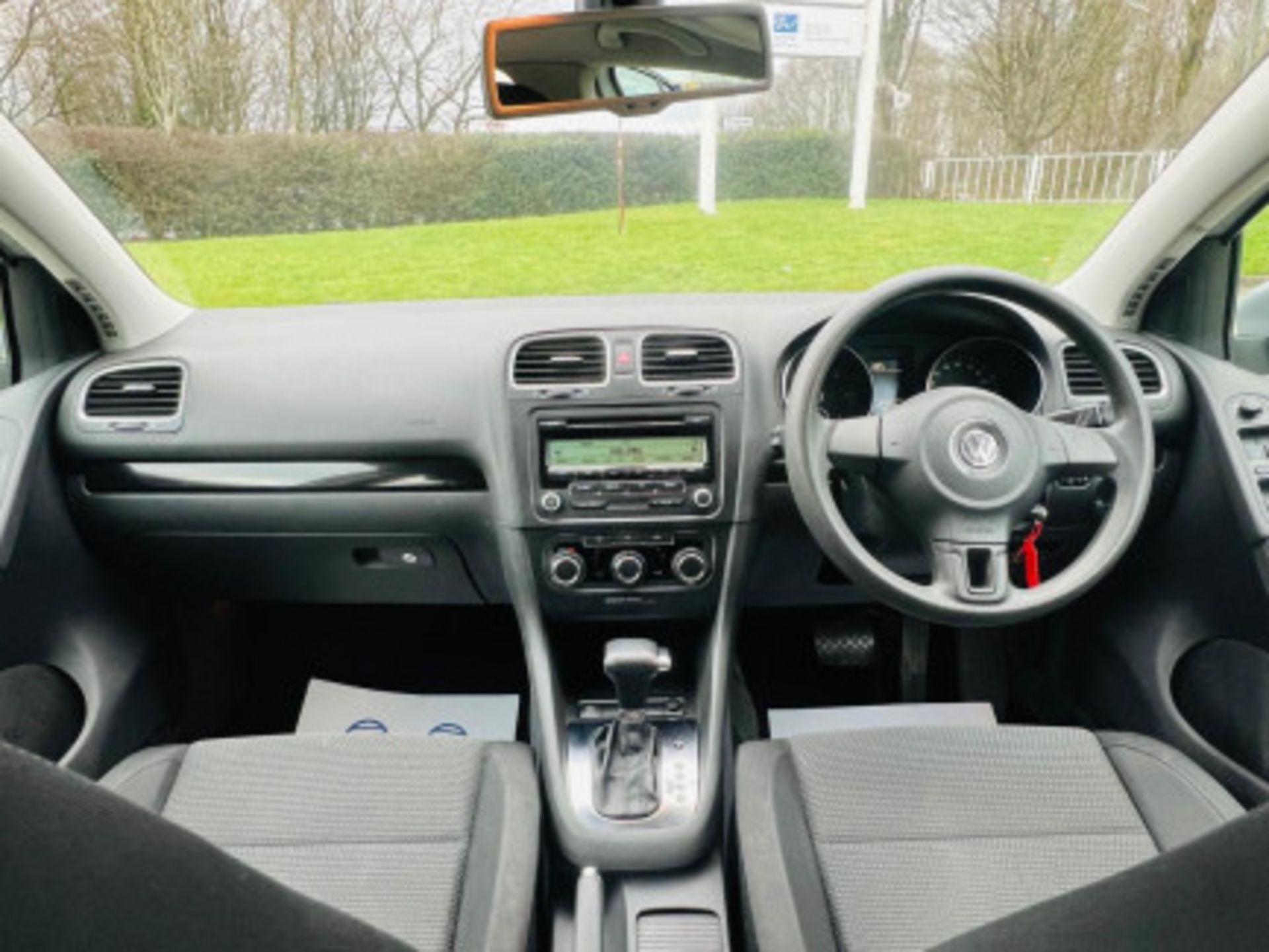 2009 VOLKSWAGEN GOLF 2.0 TDI SE DSG - CUTTING EDGE TECHNOLOGY >>--NO VAT ON HAMMER--<< - Image 18 of 67