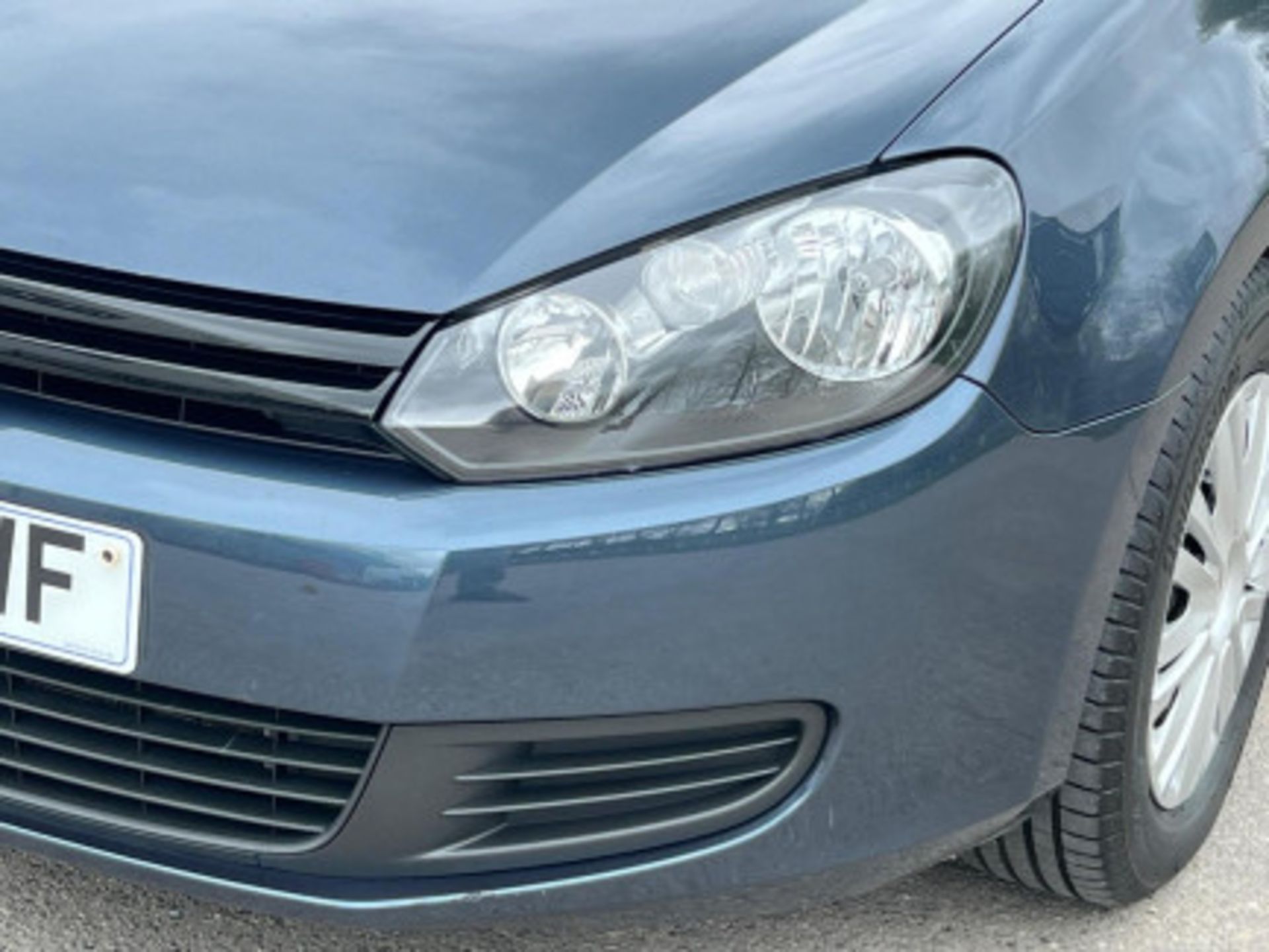 ELEVATE YOUR JOURNEY WITH THE VOLKSWAGEN GOLF 1.4 S EURO 5 5DR >>--NO VAT ON HAMMER--<< - Image 33 of 108