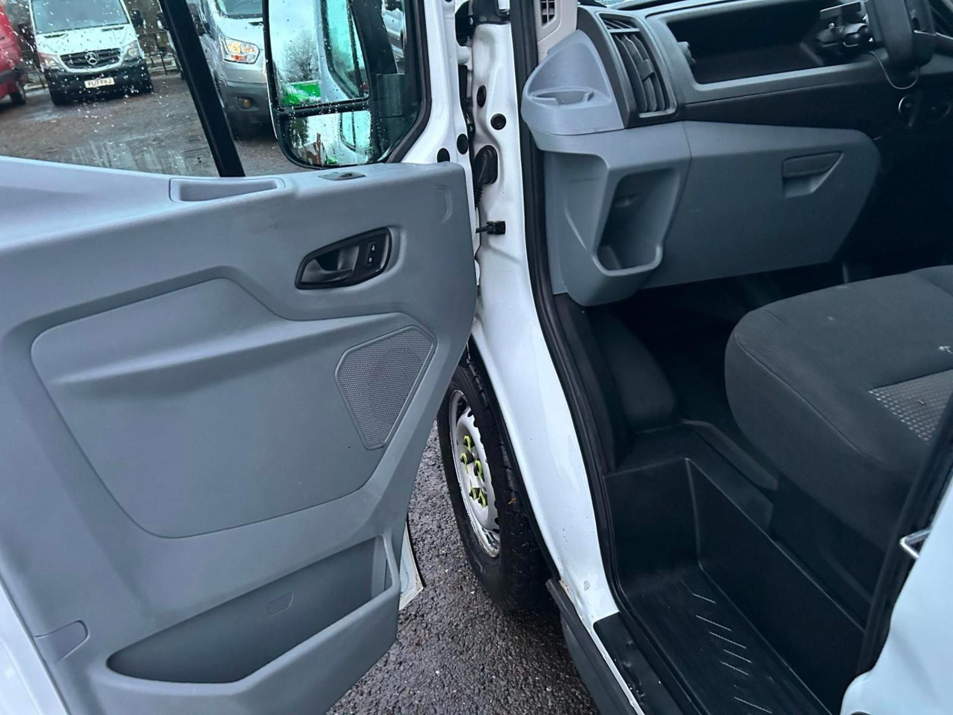 2018 FORD TRANSIT 2.0 TDCI 130PS L3 H3 PANEL VAN - Image 9 of 13