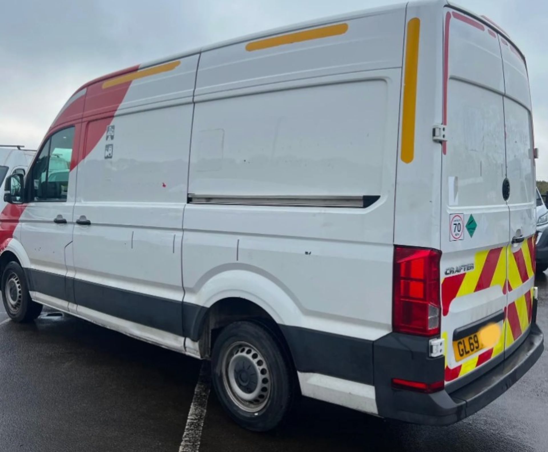 RELIABLE 2019 VOLKSWAGEN CRAFTER CR35 MWB PANEL VAN - EURO 6 ULEZ COMPLIANT - Image 4 of 13