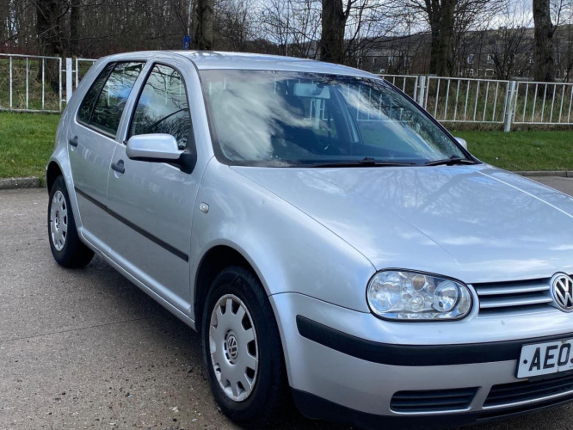 VOLKSWAGEN GOLF 1.6 PETROL SE 5DR AUTOMATIC: ELEVATE YOUR JOURNEY >>--NO VAT ON HAMMER--<< - Image 60 of 71