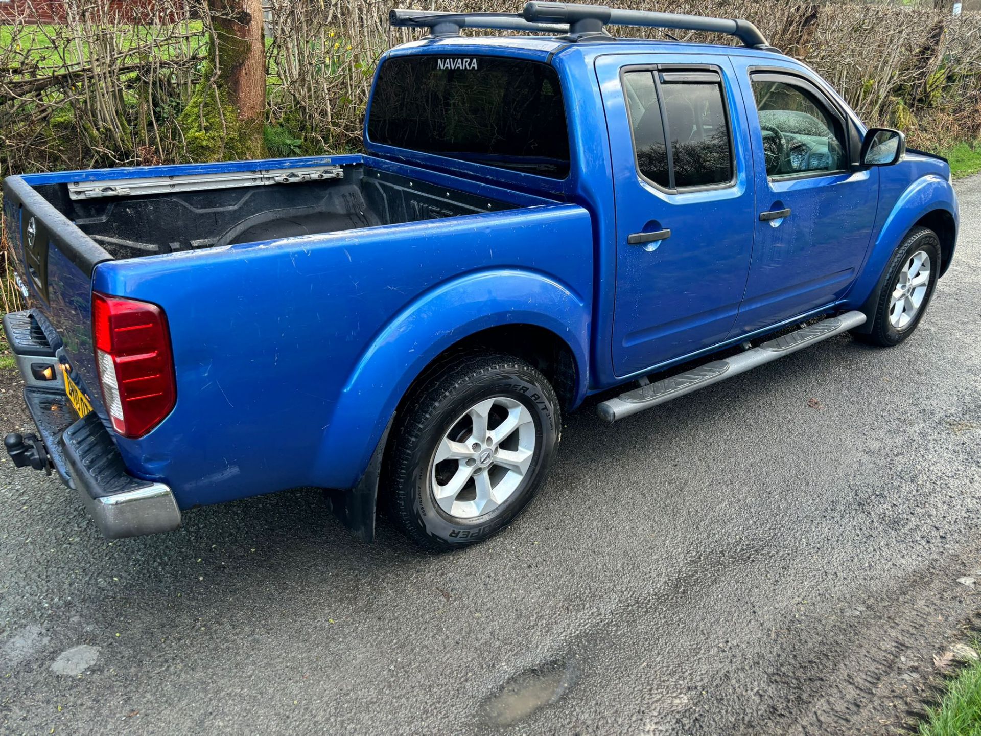 NISSAN NAVARA D40 DOUBLE CAB PICKUP TRUCK 2010 TEKNA - Image 6 of 9