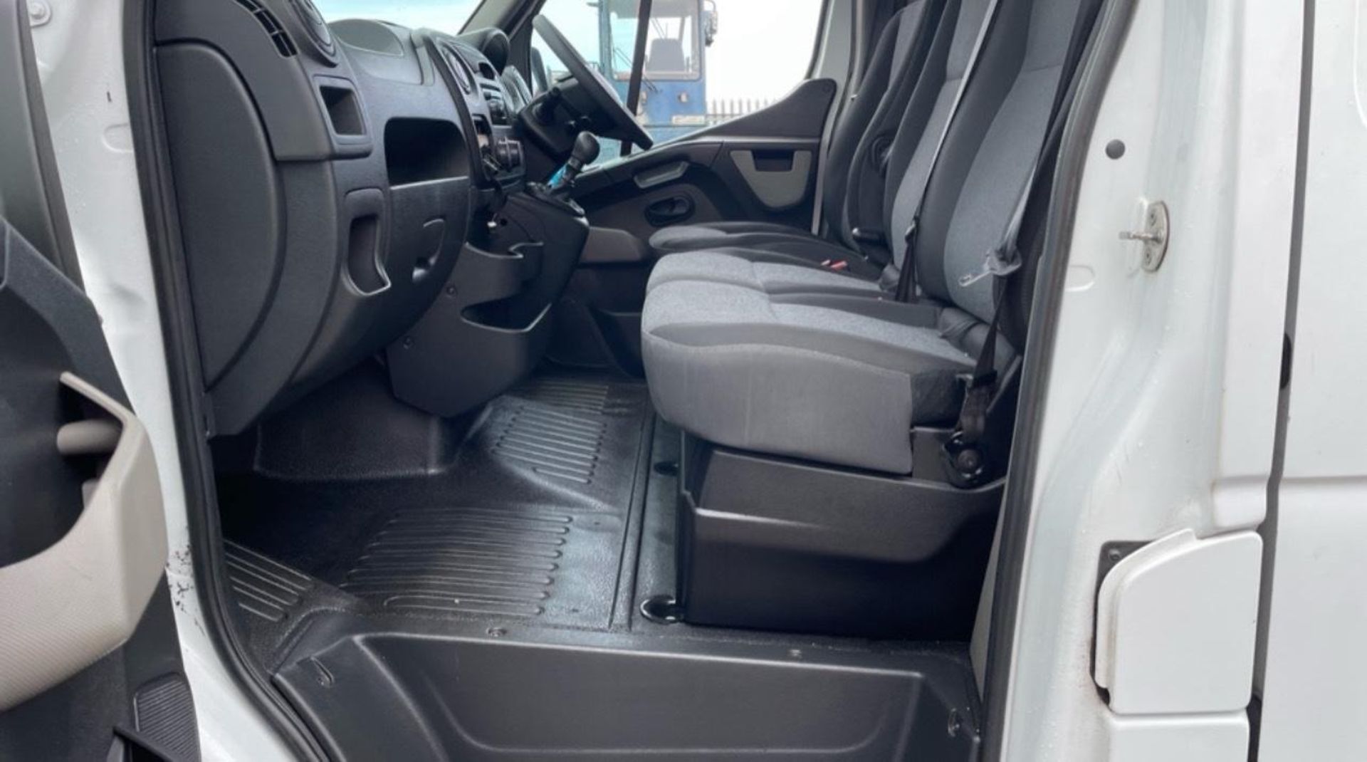 2019 RENAULT MASTER- 207K MILES- HPI CLEAR - READY TO GO! - Image 10 of 11