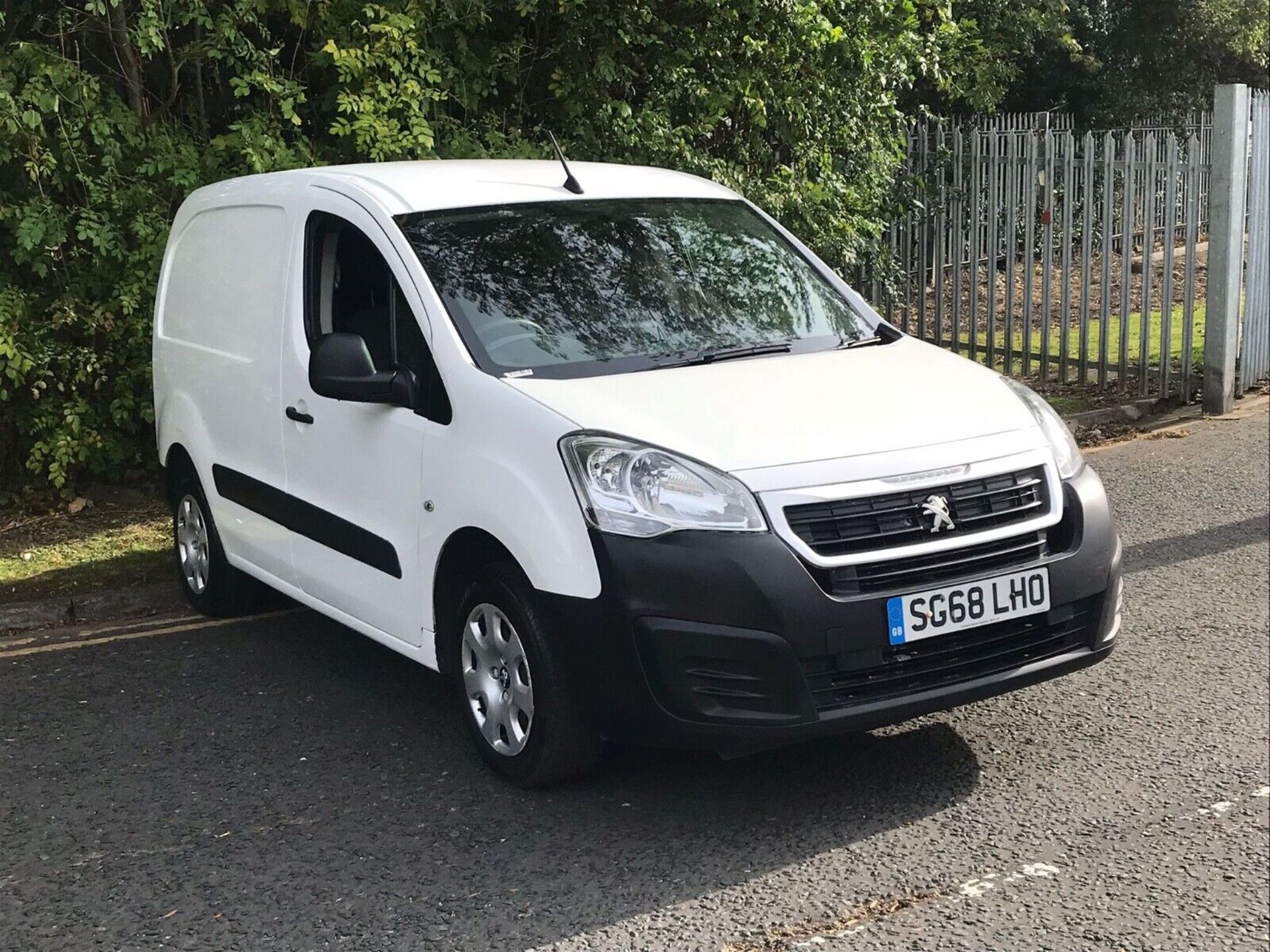 2018/68 PEUGEOT PARTNER L1 1.6 BLUEHDI 100 PROFESSIONAL VAN >>--NO VAT ON HAMMER--<< - Image 4 of 13