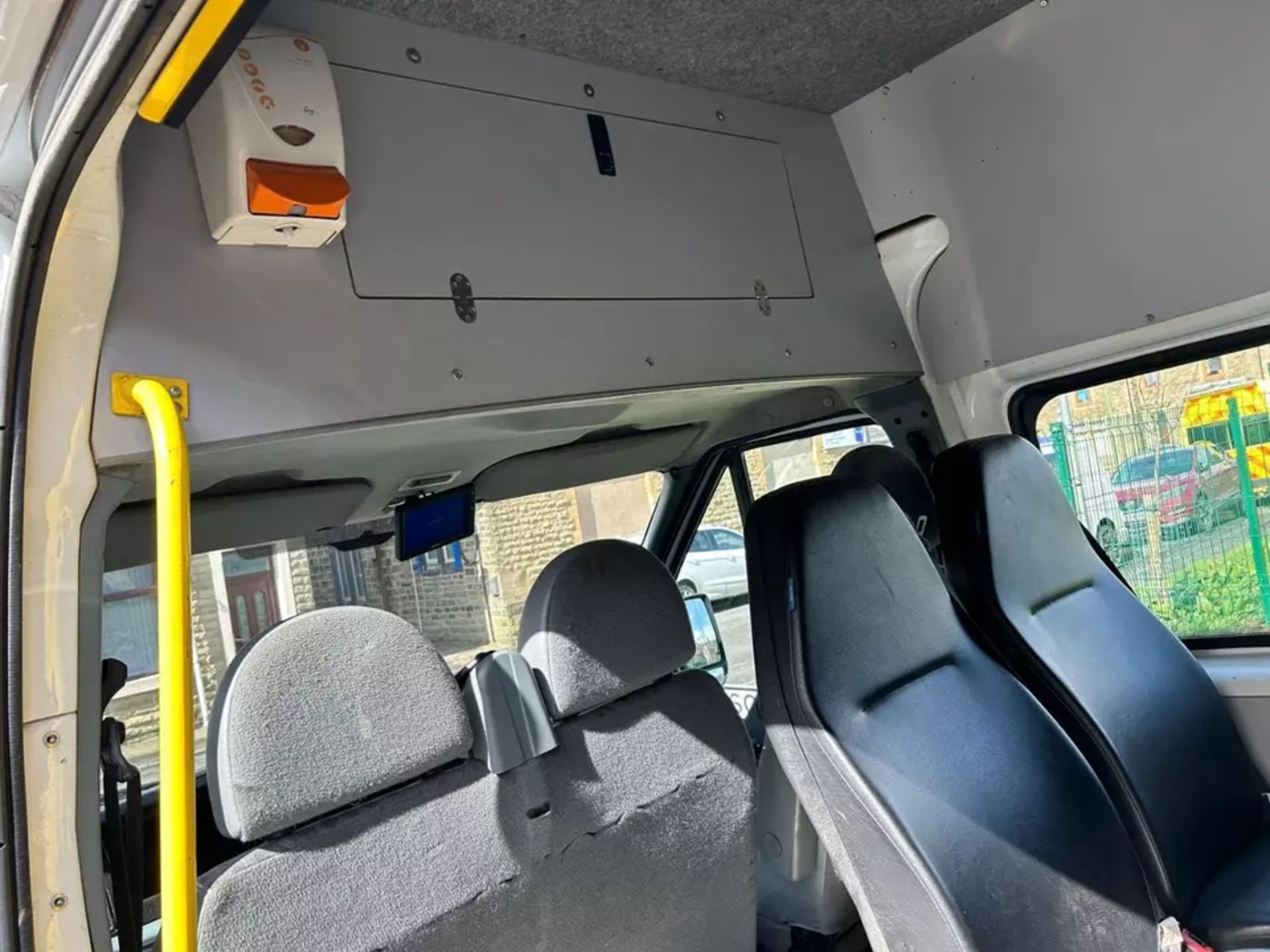 EFFICIENT AND FEATURE-PACKED 2014 FORD TRANSIT WELFARE VAN - IDEAL FOR ON-SITE OPERATIONS! - Image 3 of 13