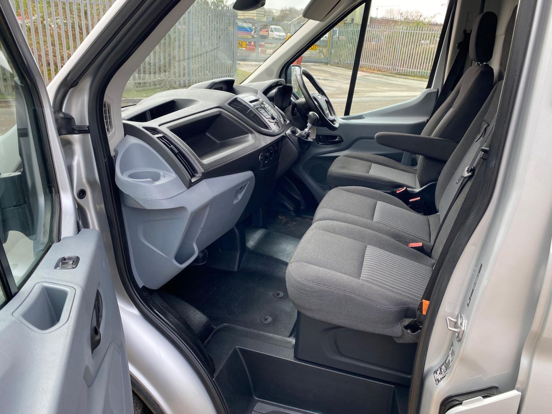 READY FOR ANYTHING: 2019 FORD TRANSIT DIESEL WITH FULL SERVICE >>--NO VAT ON HAMMER--<< - Image 14 of 15
