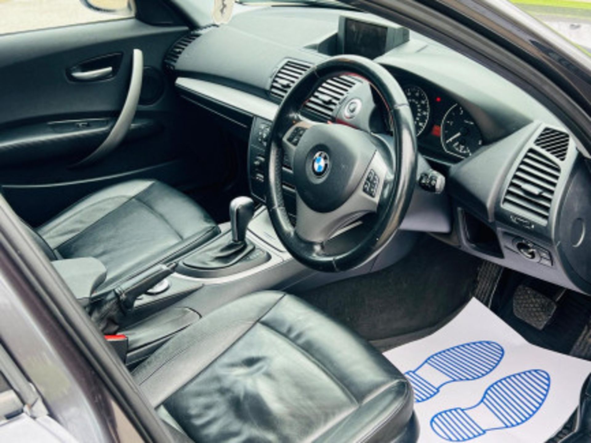 BMW 1 SERIES 2.0 120D SE STEPTRONIC - STYLE, PERFORMANCE >>--NO VAT ON HAMMER--<< - Image 27 of 91