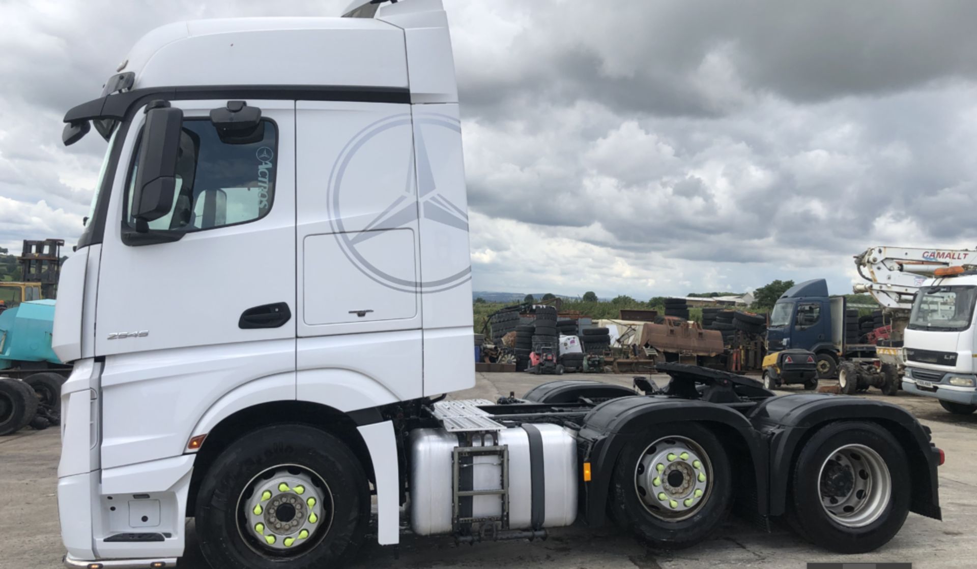 MERCEDES ACTROS 2545 3 AXLE TRACTOR UNIT - Image 2 of 12