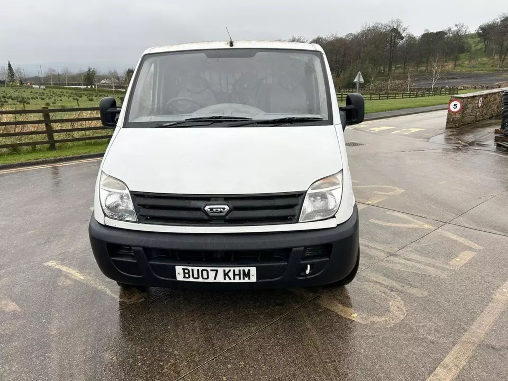 RELIABLE AND SPACIOUS LDV MAXIS 2.8T L1H1 SWB VAN - LOW MILEAGE, MOT UNTIL JAN 2025 - Image 6 of 8