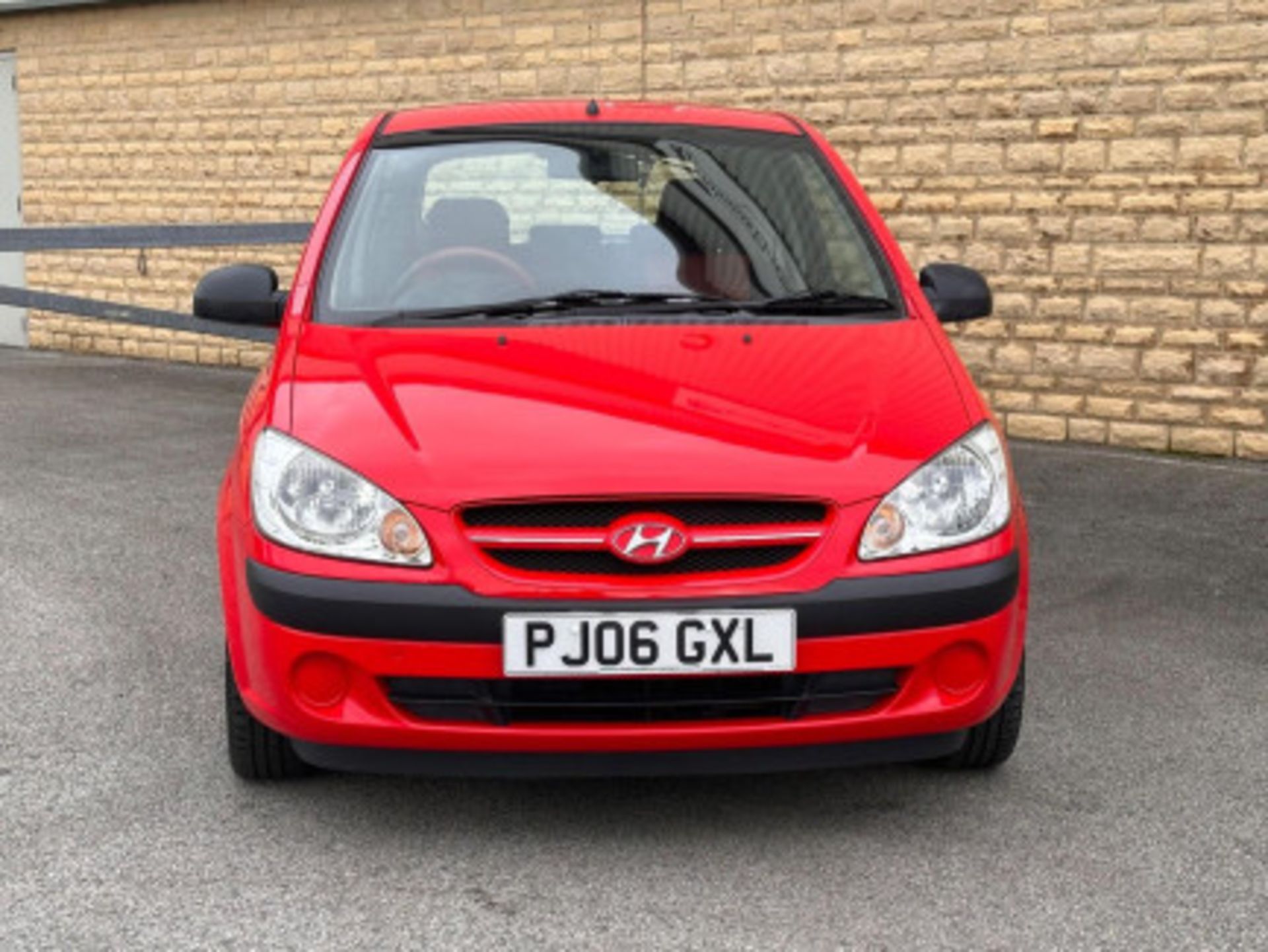 >>--NO VAT ON HAMMER--<< EFFICIENT AND STYLISH HYUNDAI GETZ 1.1 SE 3DR(ONLY 78 K MILES ) - Image 39 of 95