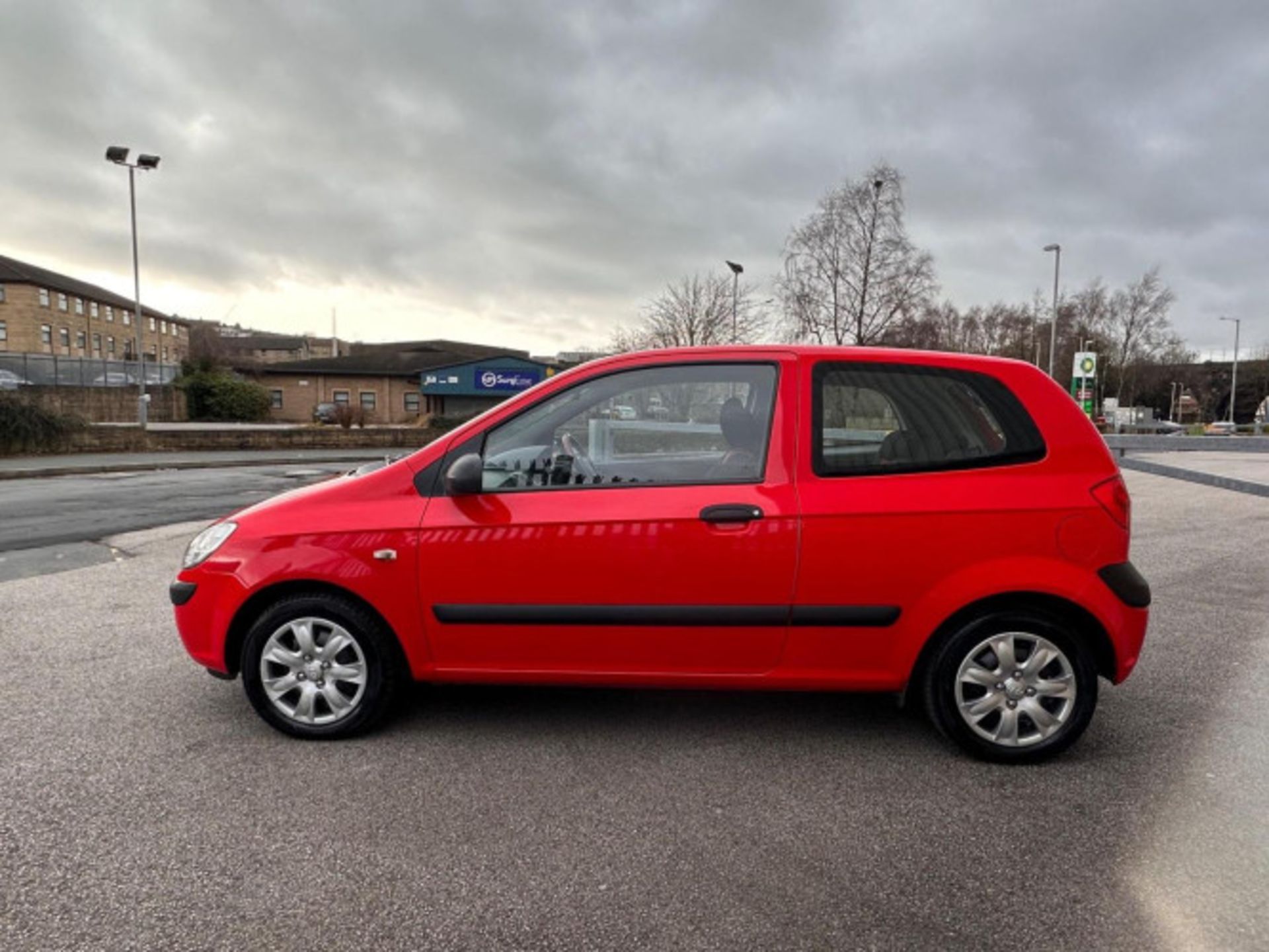 >>--NO VAT ON HAMMER--<< EFFICIENT AND STYLISH HYUNDAI GETZ 1.1 SE 3DR(ONLY 78 K MILES ) - Image 92 of 95