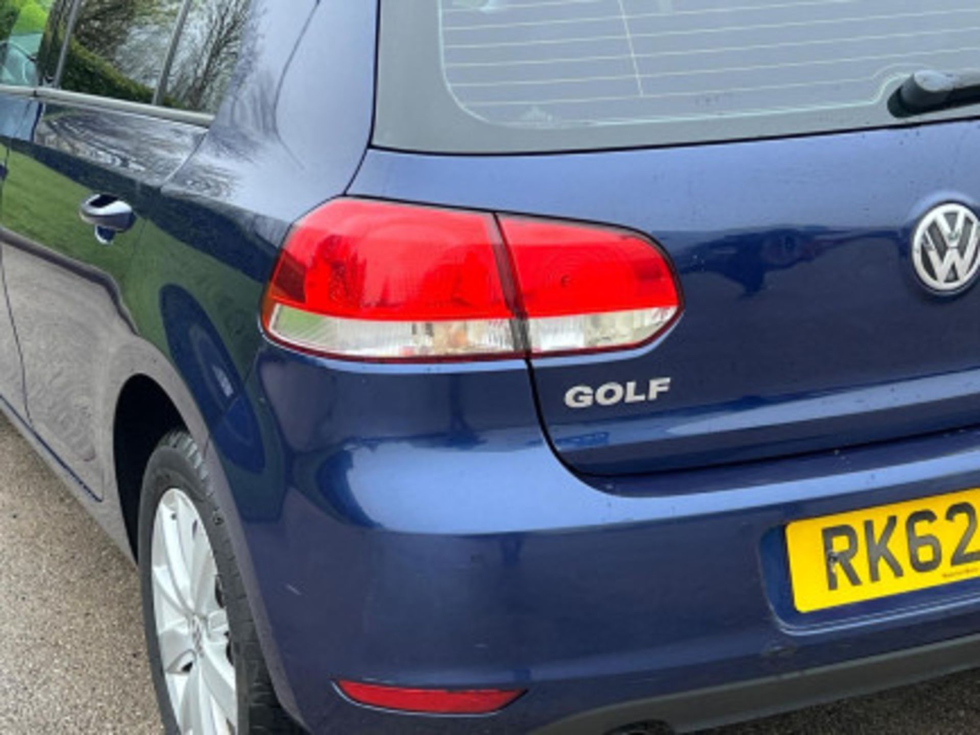 VOLKSWAGEN GOLF 1.6 TDI DSG EURO 5 >>--NO VAT ON HAMMER--<< - Image 32 of 113