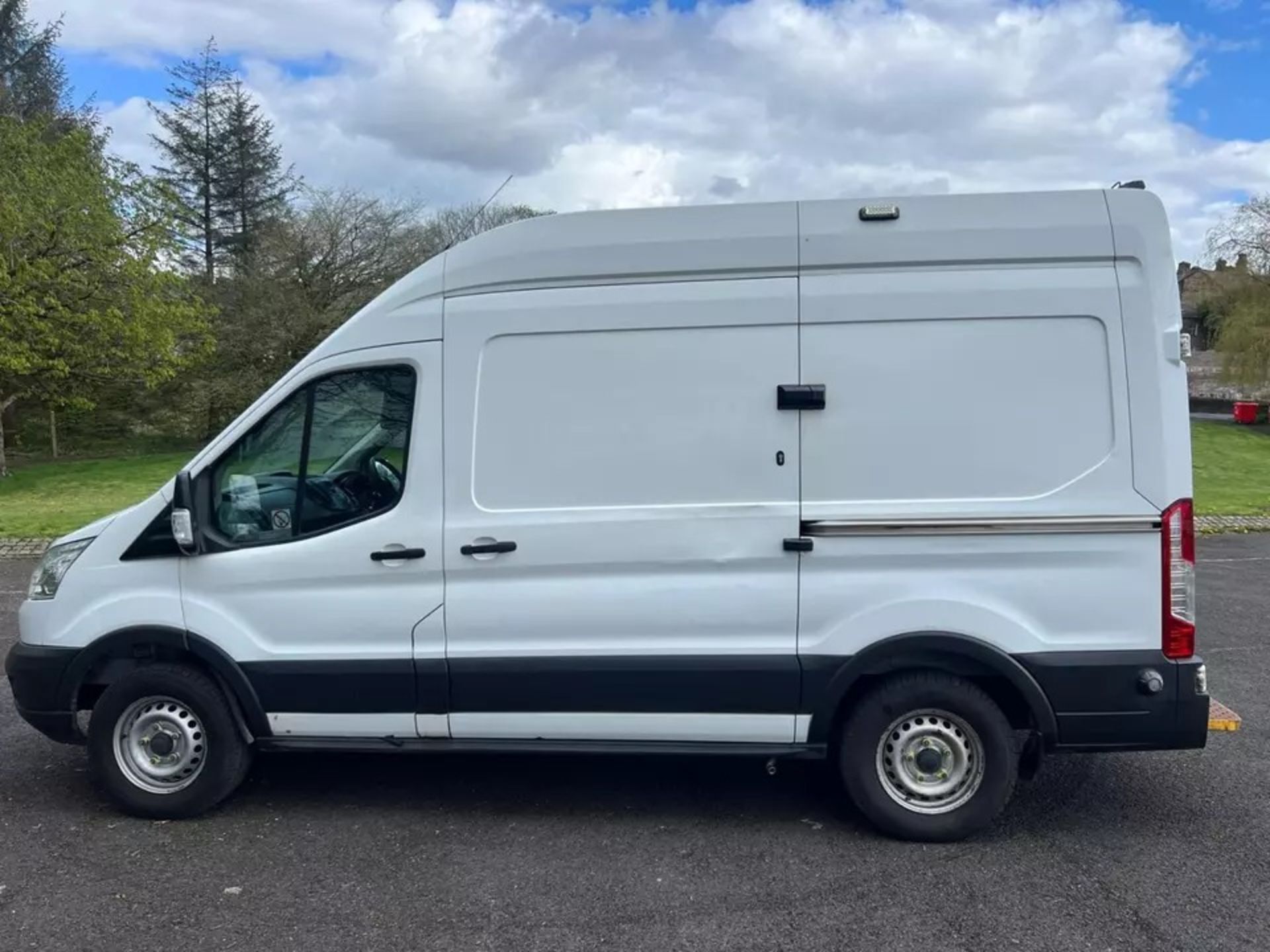 FORD TRANSIT T350 MWB L2H3 PANEL VAN (2015) - Image 7 of 19