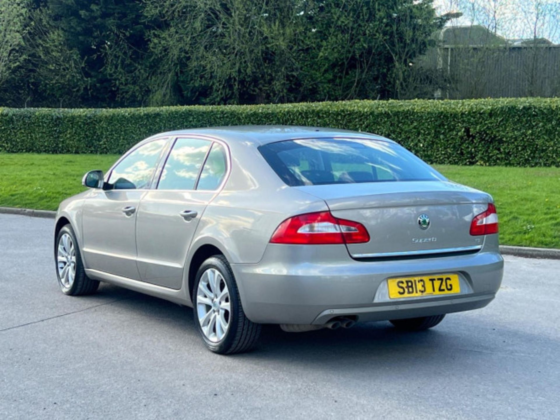 >>--NO VAT ON HAMMER--<<STYLISH AND RELIABLE SKODA SUPERB 1.6 TDI S GREENLINE II EURO 5 - Image 126 of 141