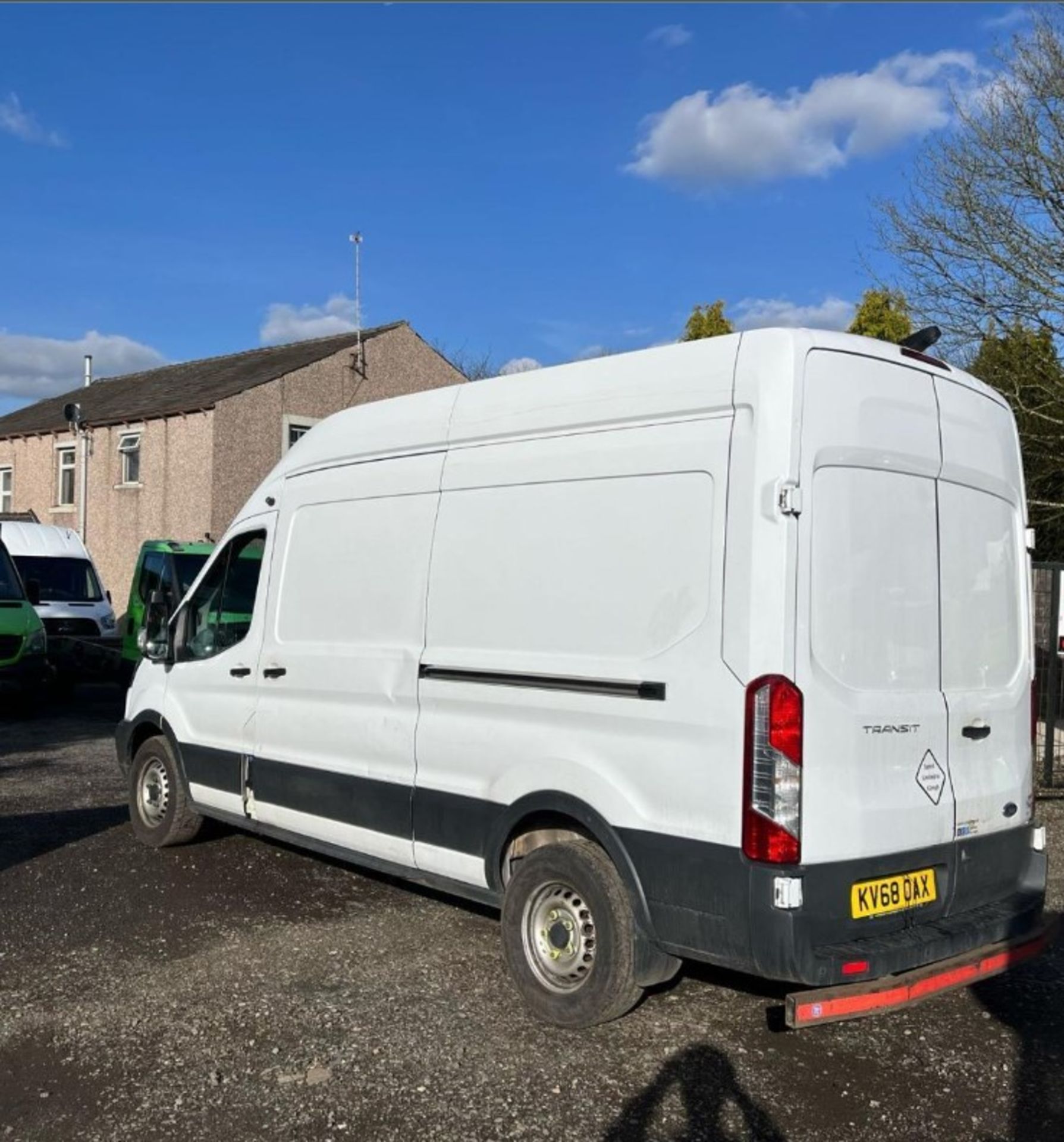 2018 FORD TRANSIT 2.0 TDCI 130PS L3 H3 - RELIABLE, SPACIOUS, AND READY FOR YOUR BUSINESS NEEDS - Image 15 of 16