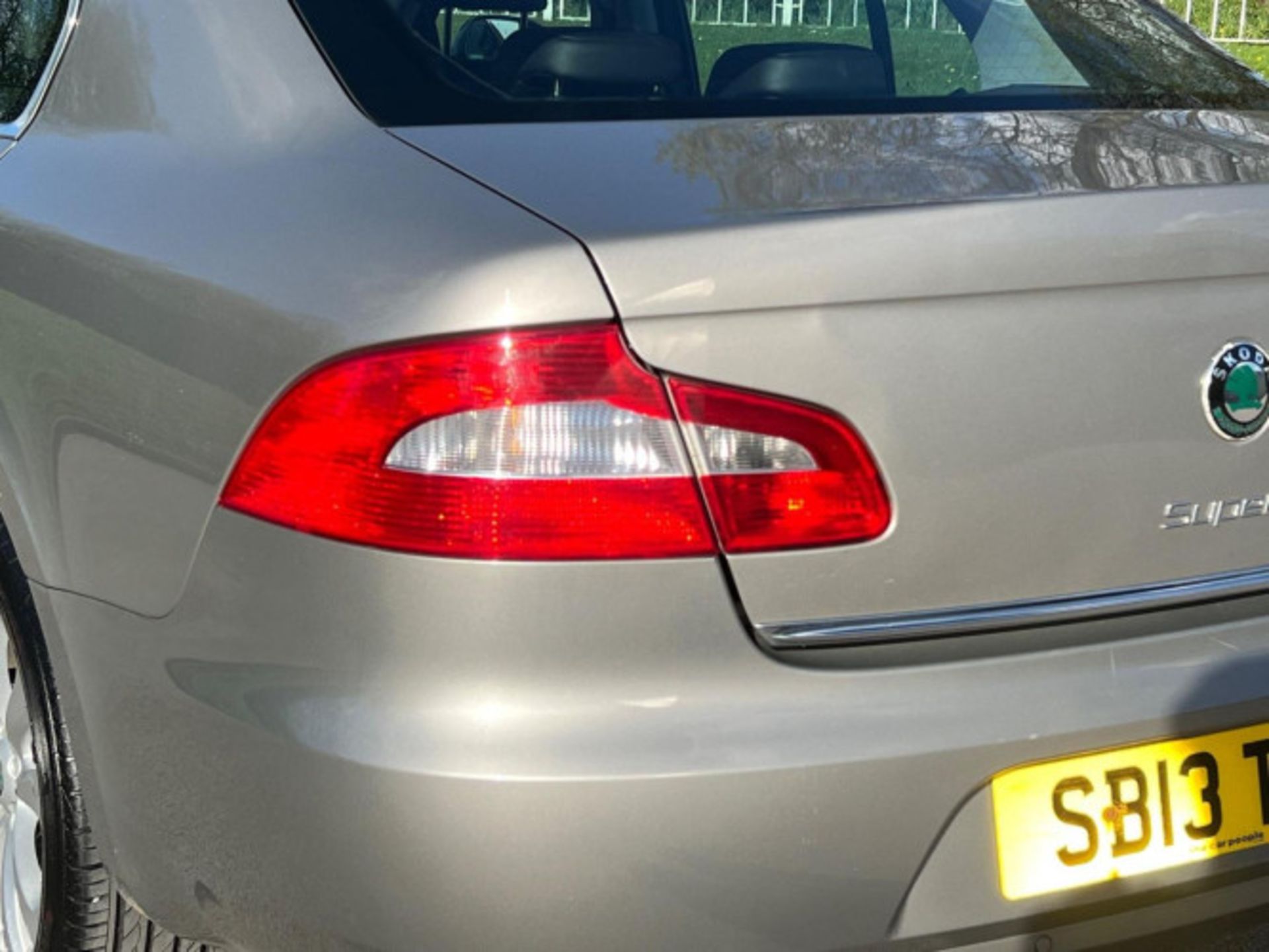 >>--NO VAT ON HAMMER--<<STYLISH AND RELIABLE SKODA SUPERB 1.6 TDI S GREENLINE II EURO 5 - Image 118 of 141