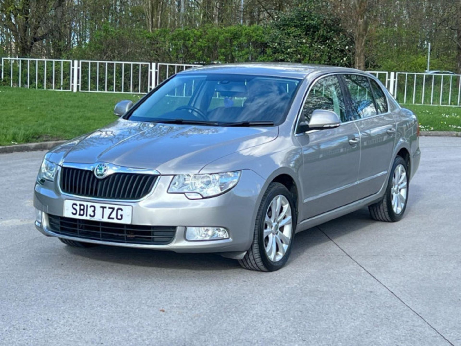 >>--NO VAT ON HAMMER--<<STYLISH AND RELIABLE SKODA SUPERB 1.6 TDI S GREENLINE II EURO 5 - Image 131 of 141