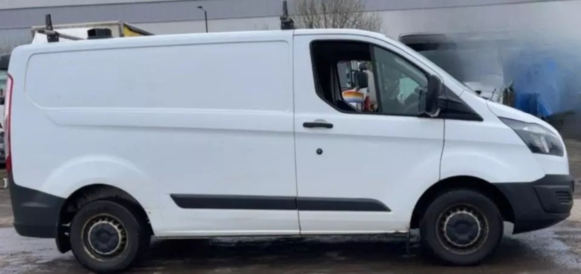 2015 FORD TRANSIT CUSTOM PANEL VAN - RELIABLE, WELL-MAINTAINED, AND READY FOR WORK - Image 4 of 12