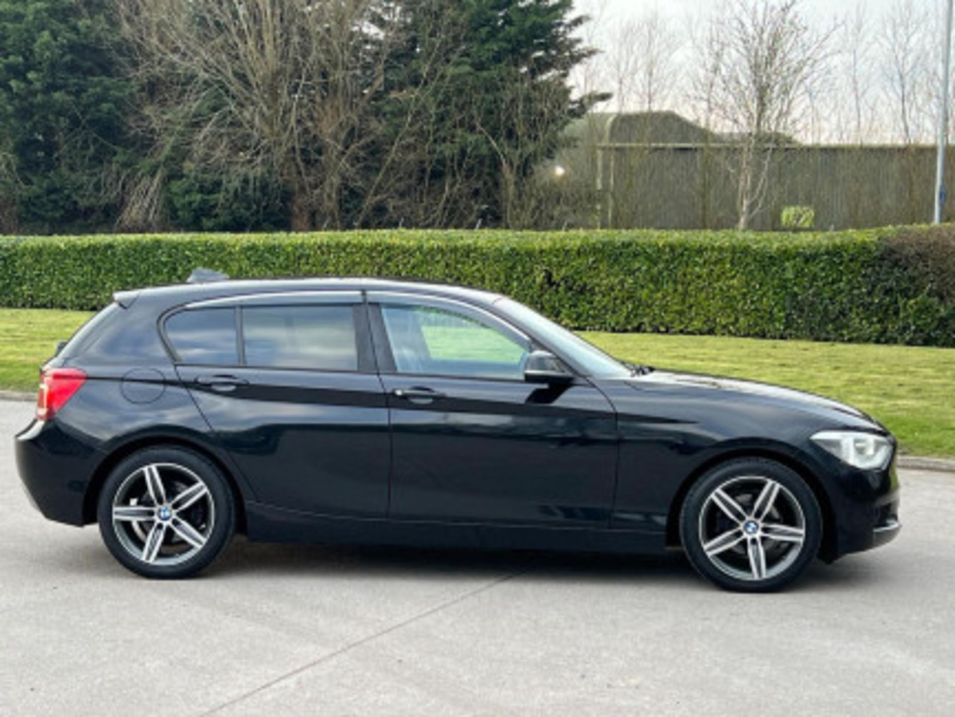 2014 BMW 1 SERIES 1.6 116D ED EFFICIENT DYNAMICS BUSINESS 5DR >>--NO VAT ON HAMMER--<< - Image 31 of 80