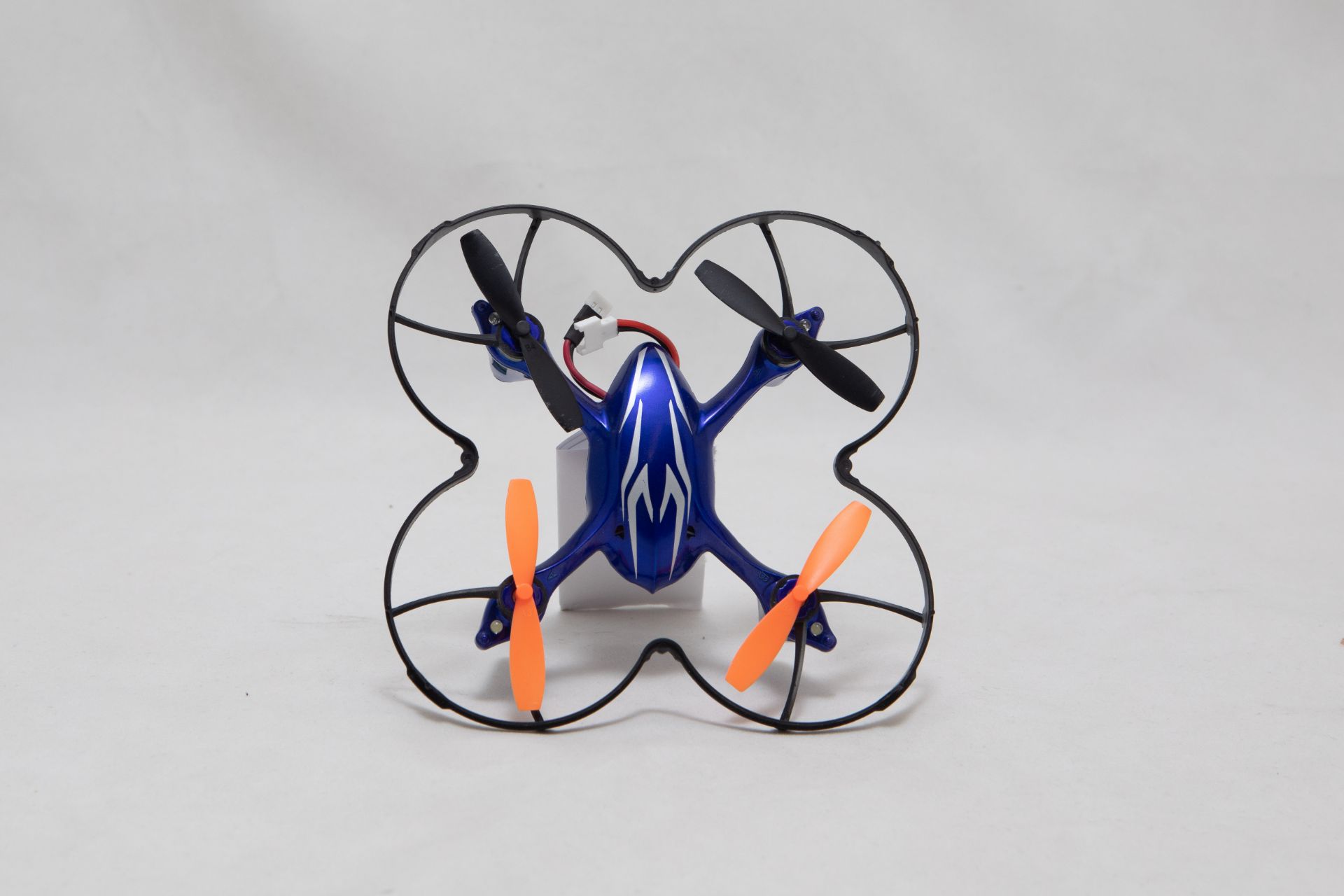 24 X NEW EXPLORER 2.4 GHZ REMOTE CONTROL QUADCOPTERS - Image 8 of 8