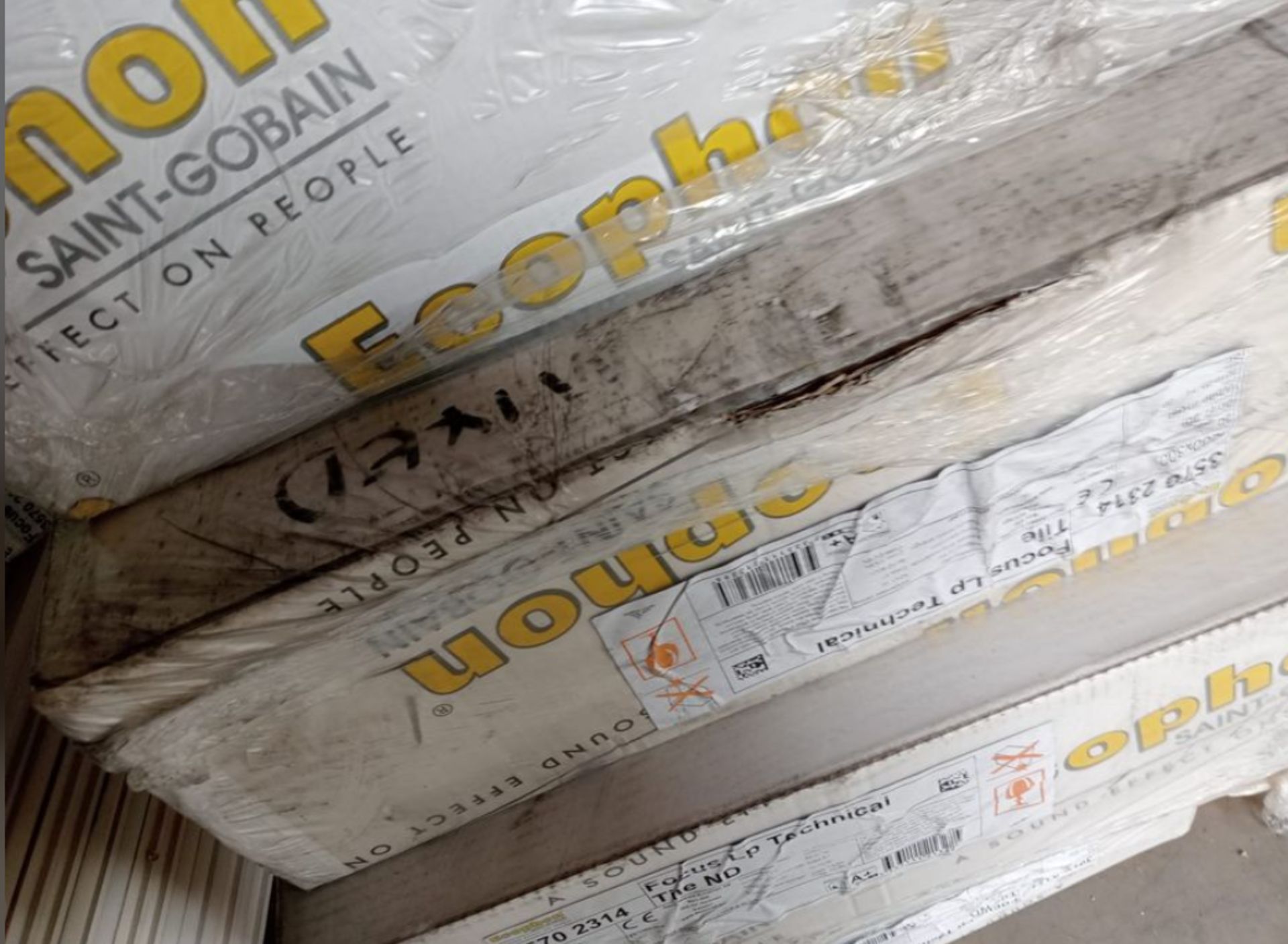 JOBLOT OF 5 BOXES ECOPHON ACOUSTIC CEILING TILES GRADE B - FOCUS LP TECHNICAL TILE - Bild 4 aus 5