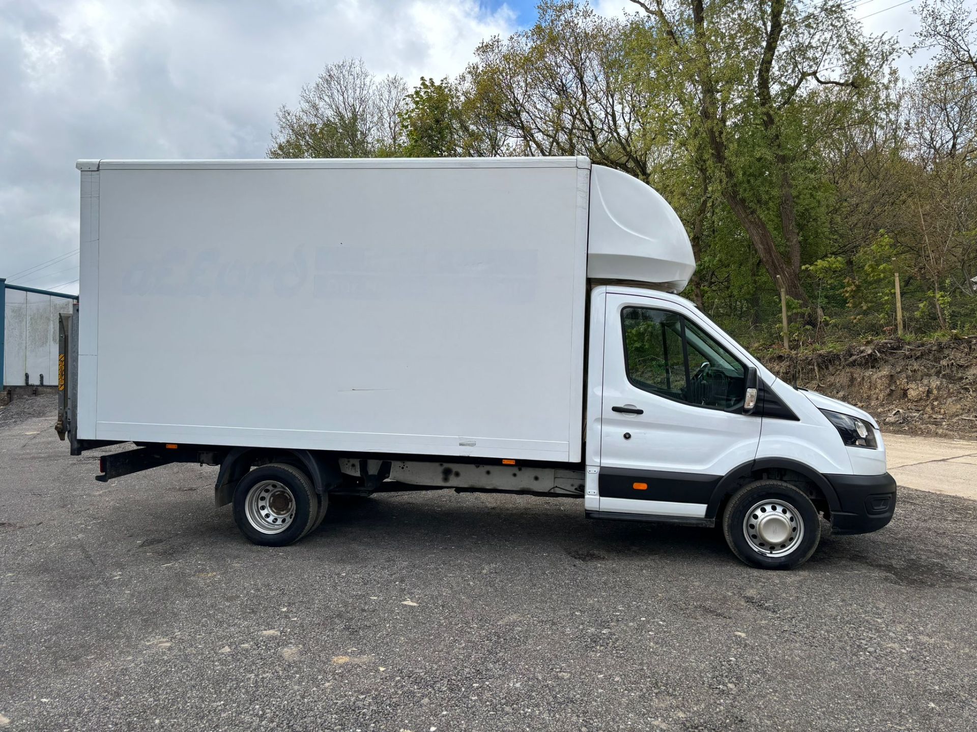 2021 FORD TRANSIT LUTON BOX VAN WITH TAIL LIFT - Image 2 of 11