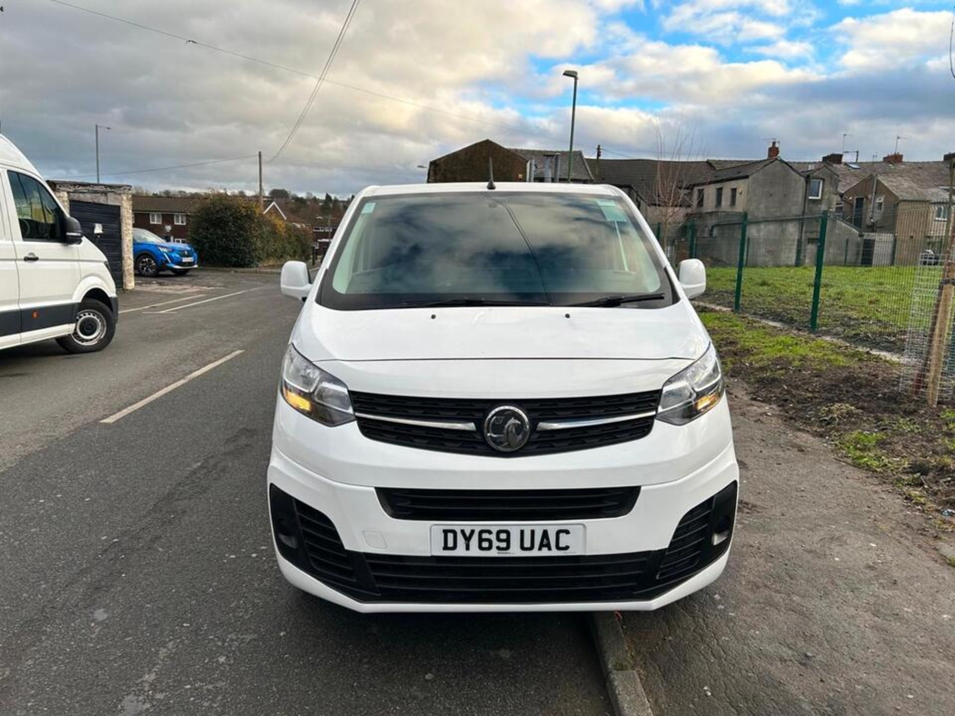 2019 VAUXHALL VIVARO SPORTIVE- ONLY 21 MILES- READY FOR YOUR BUSINESS! - Bild 2 aus 14