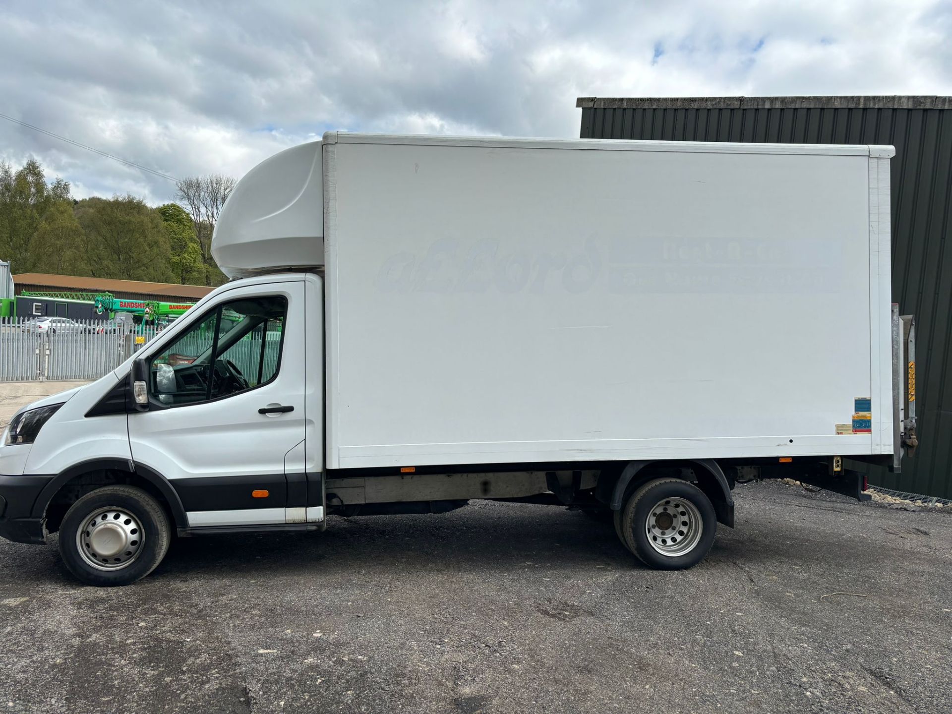 2021 FORD TRANSIT LUTON BOX VAN WITH TAIL LIFT - Image 9 of 11