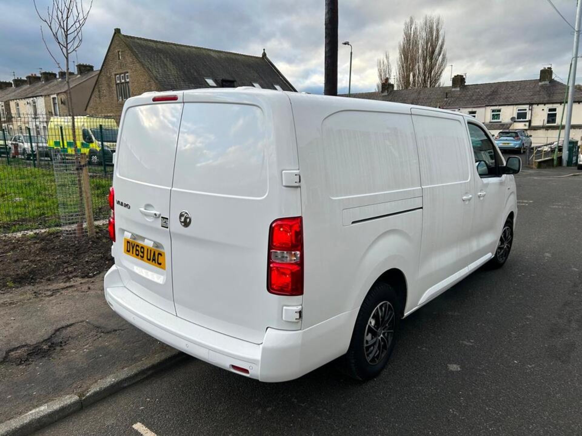 2019 VAUXHALL VIVARO SPORTIVE- ONLY 21 MILES- READY FOR YOUR BUSINESS! - Bild 5 aus 14