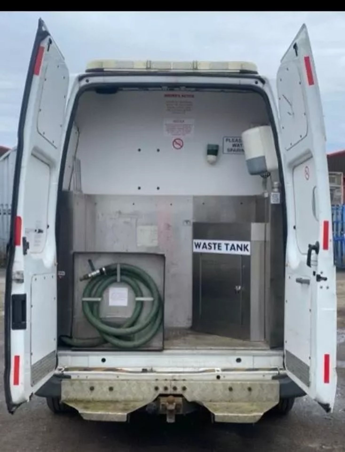 2010 FORD TRANSIT T350 LWB WELFARE UNIT - IDEAL SOLUTION FOR MOBILE FACILITIES - Image 8 of 9