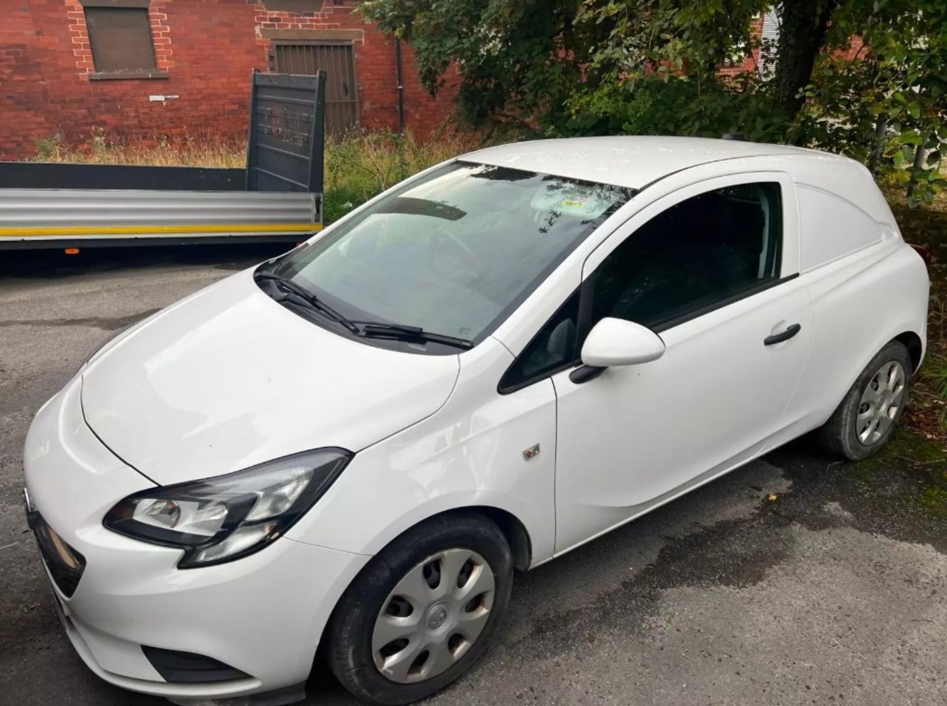 PROJECT OPPORTUNITY: 2017 VAUXHALL CORSA CDTI ECO FLEX VAN - EURO 6 ULEZ FREE (SPARES OR REPAIRS) - Image 2 of 12