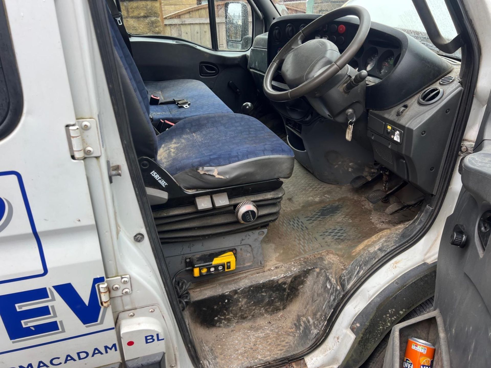 2007 IVECO DAILY 7 TON CREWCAB TIPPER >>--NO VAT ON HAMMER--<< - Image 14 of 15