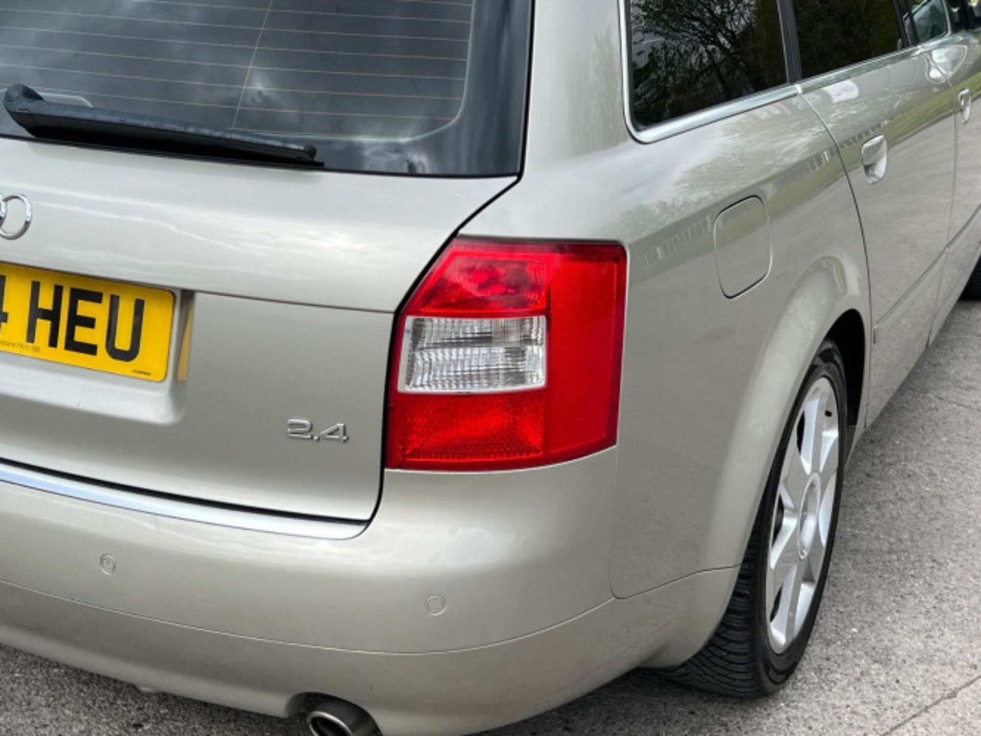 IMPECCABLE AUDI A4 AVANT 2.4 SE CVT 5DR ESTATE >>--NO VAT ON HAMMER--<< - Image 326 of 392