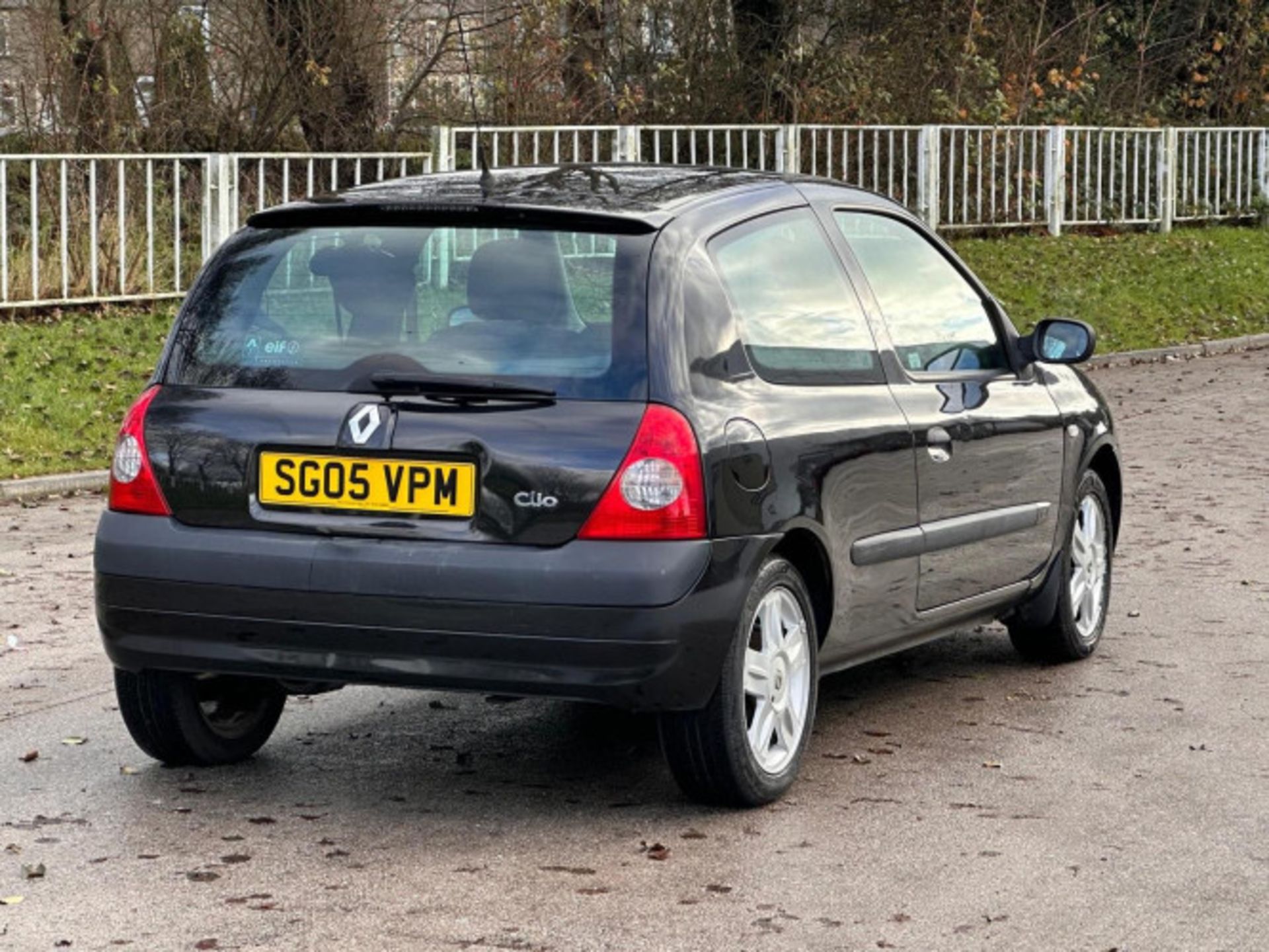 2005 RENAULT CLIO 1.2 16V DYNAMIQUE 3DR **(ONLY 88K MILEAGE)** >>--NO VAT ON HAMMER--<< - Image 84 of 101